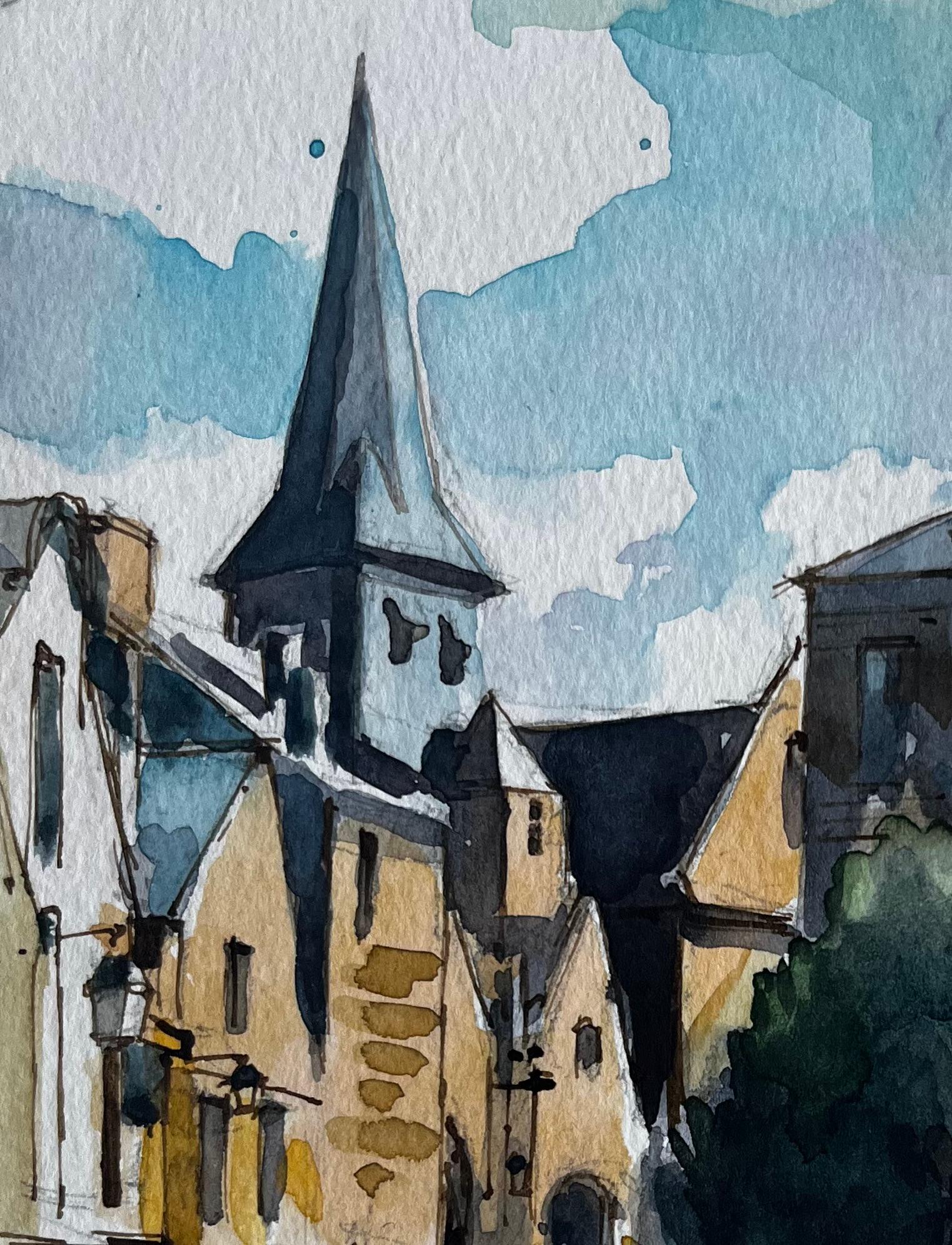 Figures de la flèche de l'église de la place du marché de Guérande et parasol jaune - Post-impressionnisme Painting par Pierre Neveu