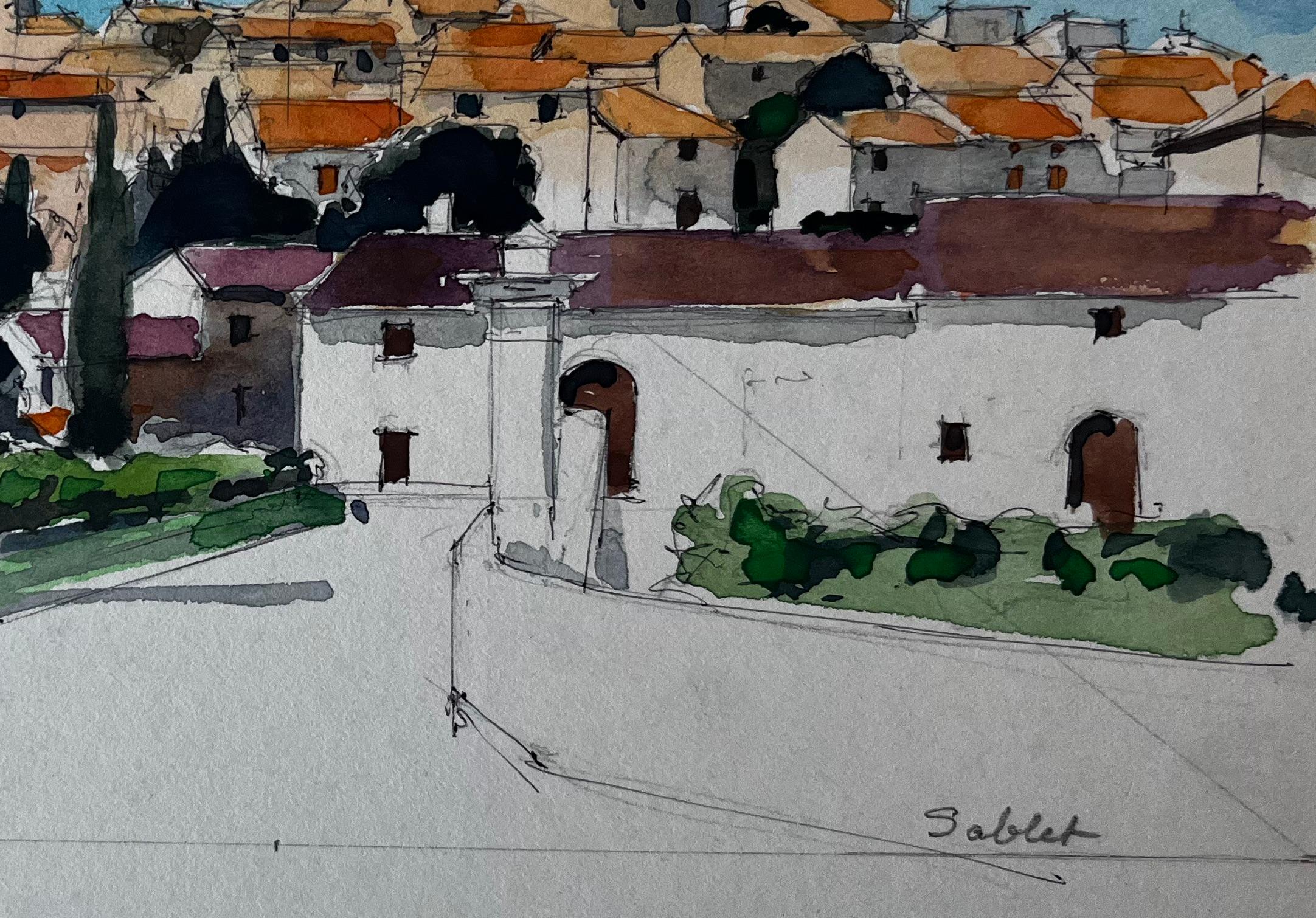 Sablet Village Vue de la colline Tour de l'église Toits d'orangers Provence Aquarelle Étude - Gris Landscape Art par Pierre Neveu