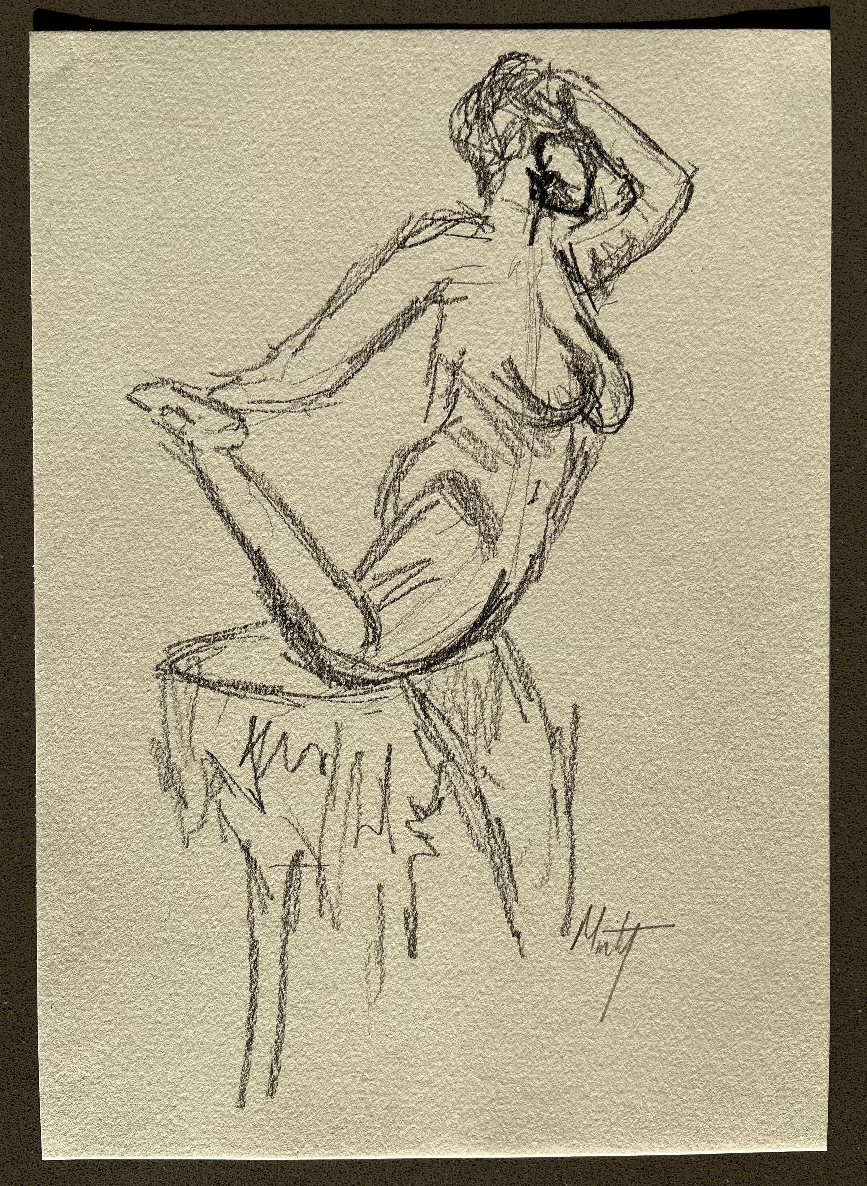 Esquisse dynamique d'une figure féminine nue au crayon sur papier - Art de Minty Ramsey