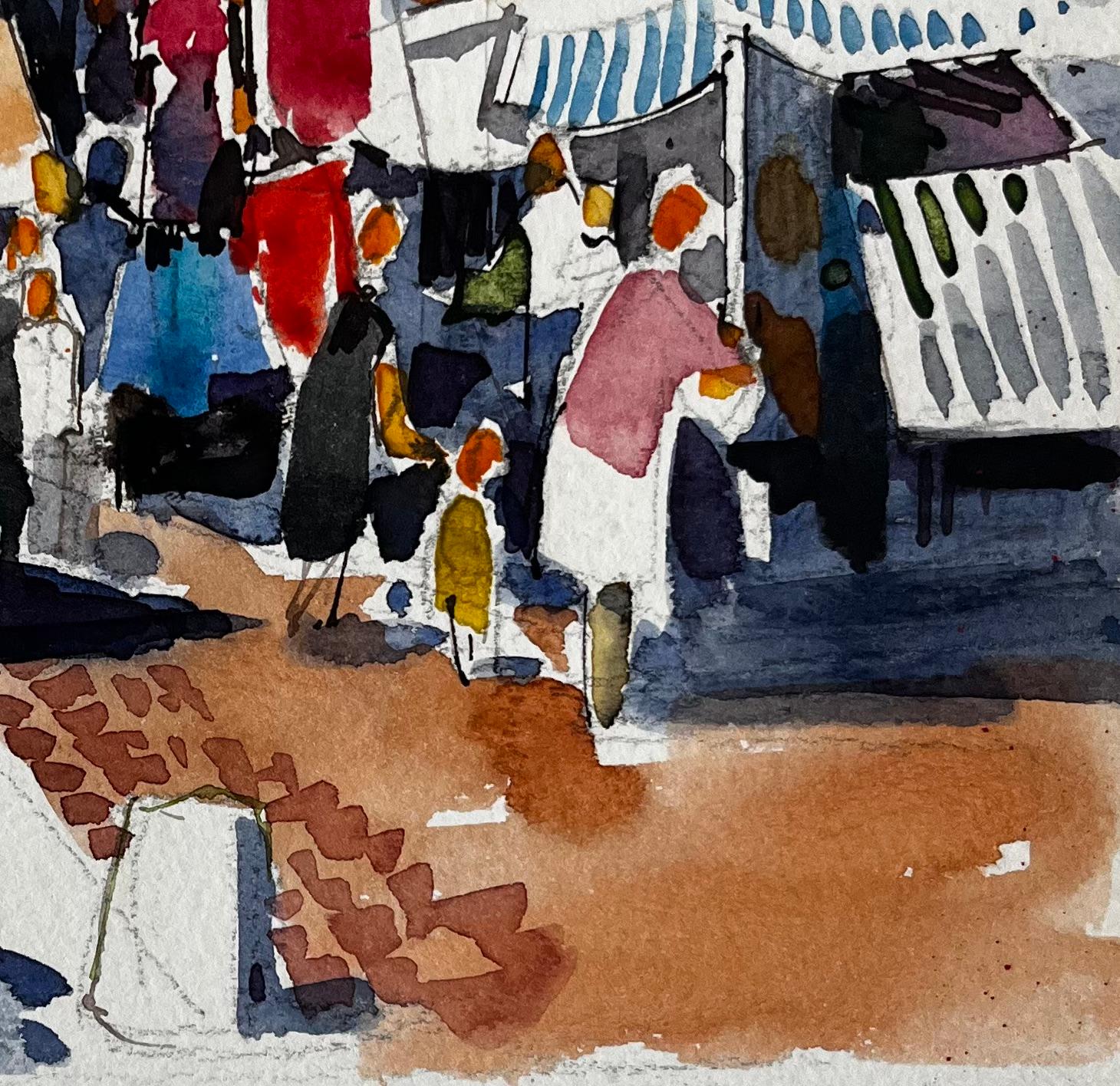 Titolo: Scena di mercato francese con bancarelle di figure colorate e architettura illuminata dal sole
Artista: Pierre Neveu (francese, nato nel 1929)
Medium: Acquerello su carta da artisti, senza cornice
Dimensioni (H. x L): 9,75 x 6,25