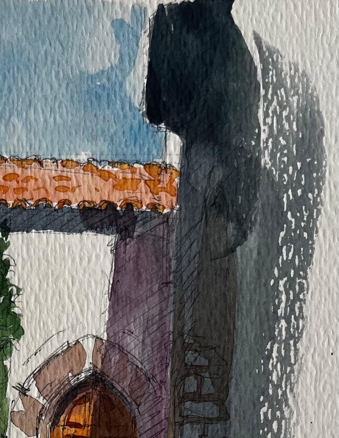 Arco del villaggio francese Cortile illuminato dal sole Porta di legno e muri di pietra Acquerello in vendita 1