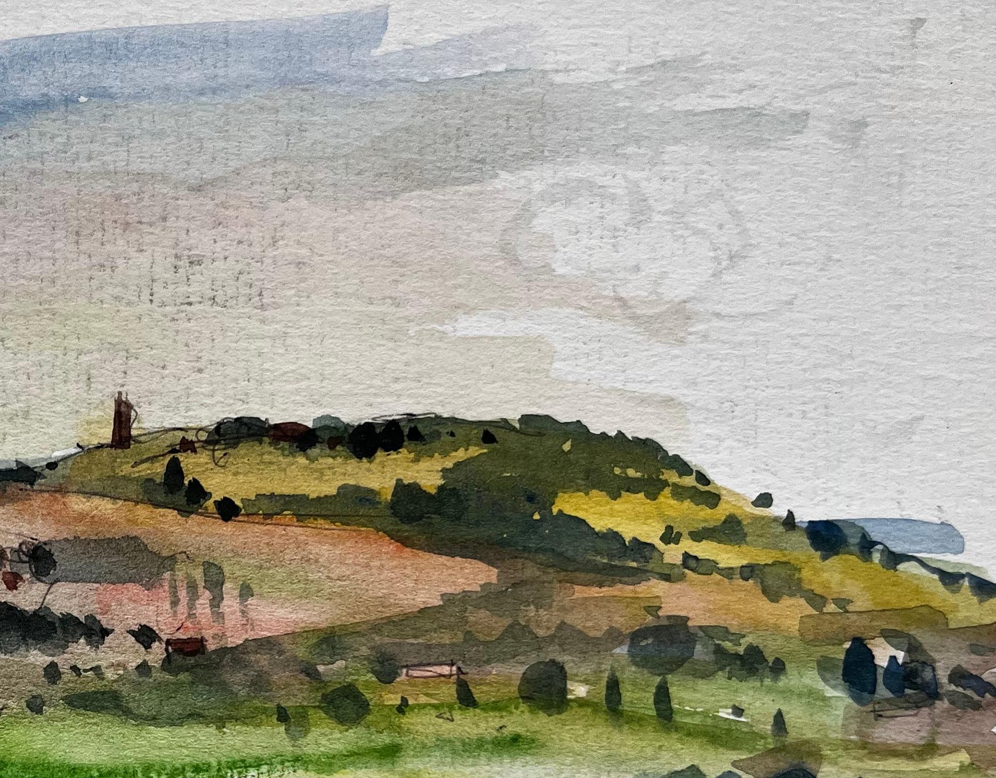 Roll & Hill della Provenza con torre lontana e campi verdeggianti Paesaggio francese - Landscape Art Grigio di Pierre Neveu