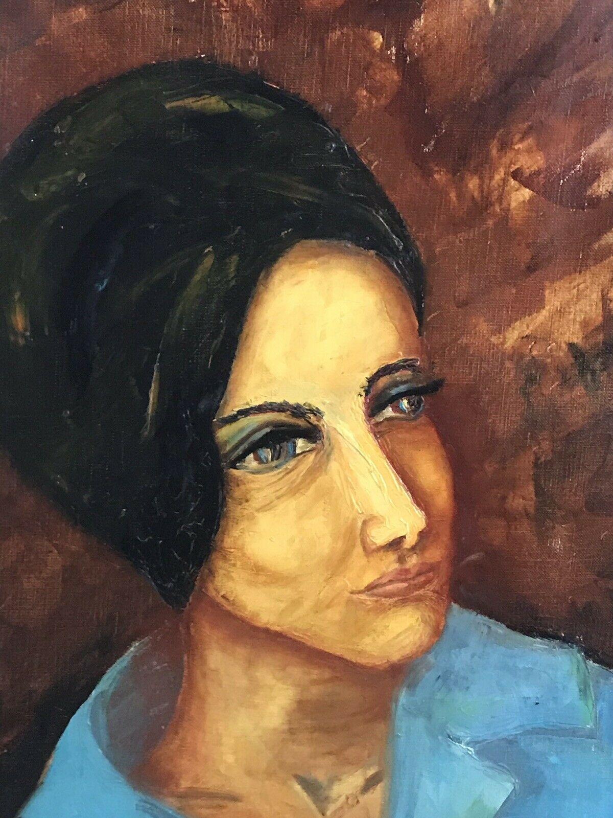 Grande ritratto di donna modernista francese degli anni '60 con giacca blu in vendita 3