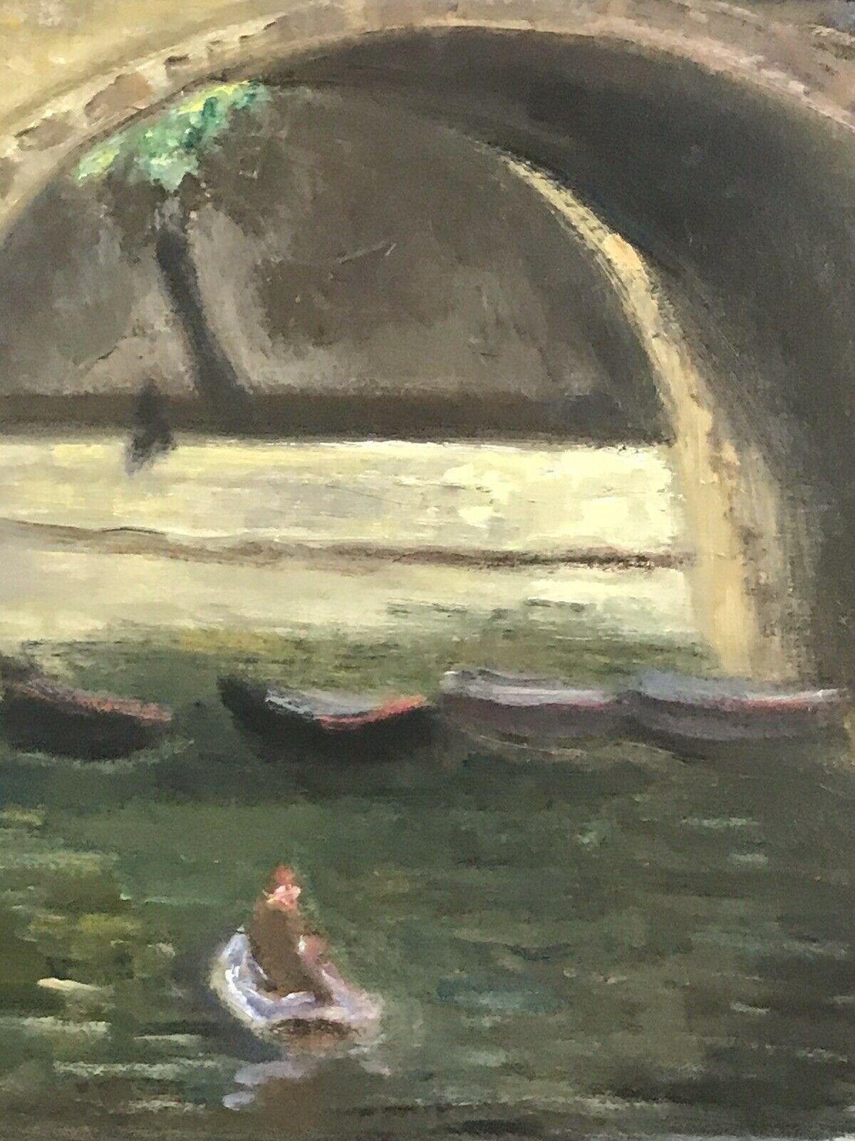 Barca sulla Senna a Parigi sotto il ponte di pietra Olio francese firmato - Landscape Painting Grigio di Bertrand Mogniat-Duclos 