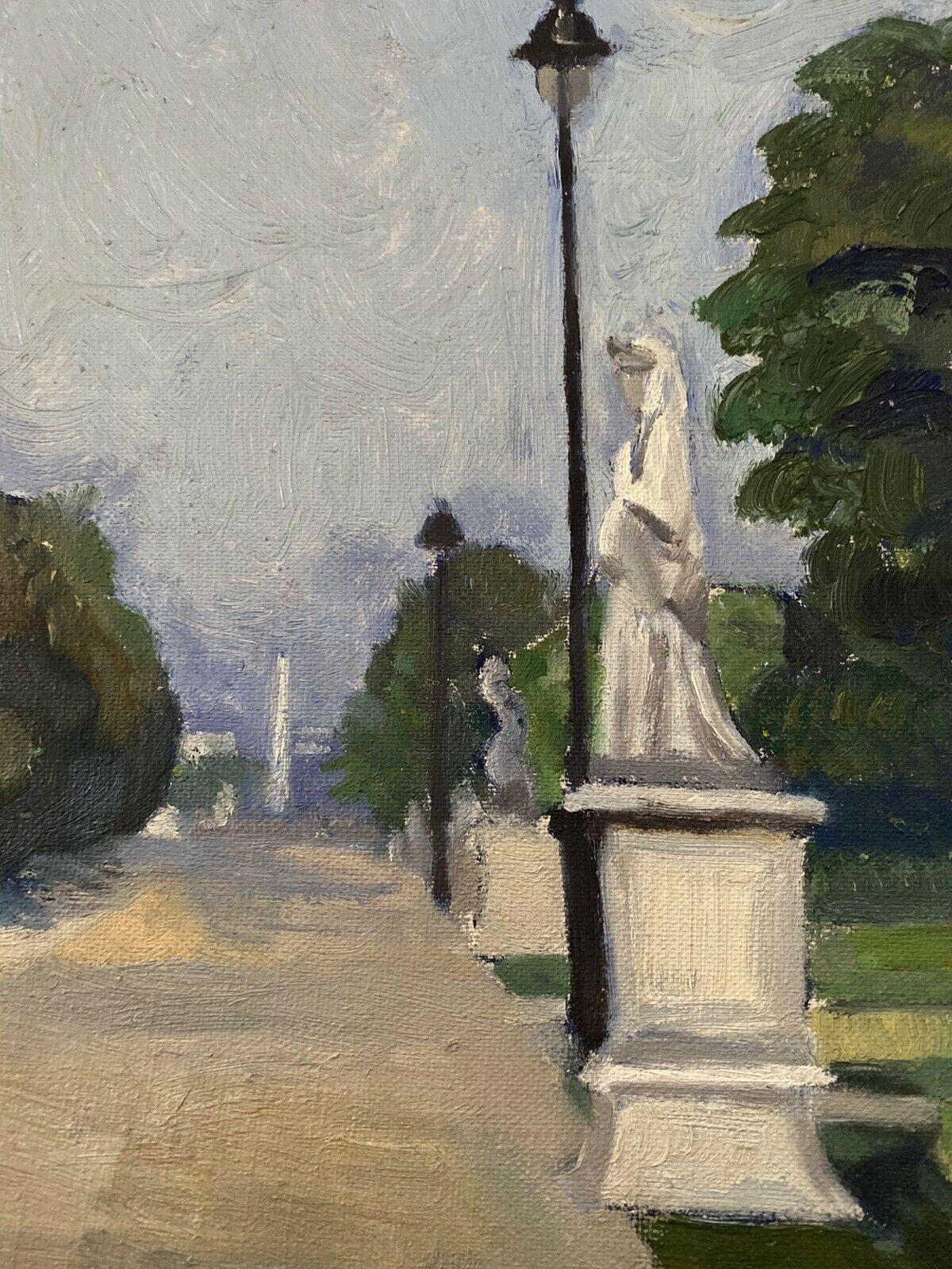 20th CENTURY FRENCH OIL PAINTING - CITY STREET SCENE & PARK WITH STATUES - Painting by GENEVIEVE ZONDERVAN (1922-2013)