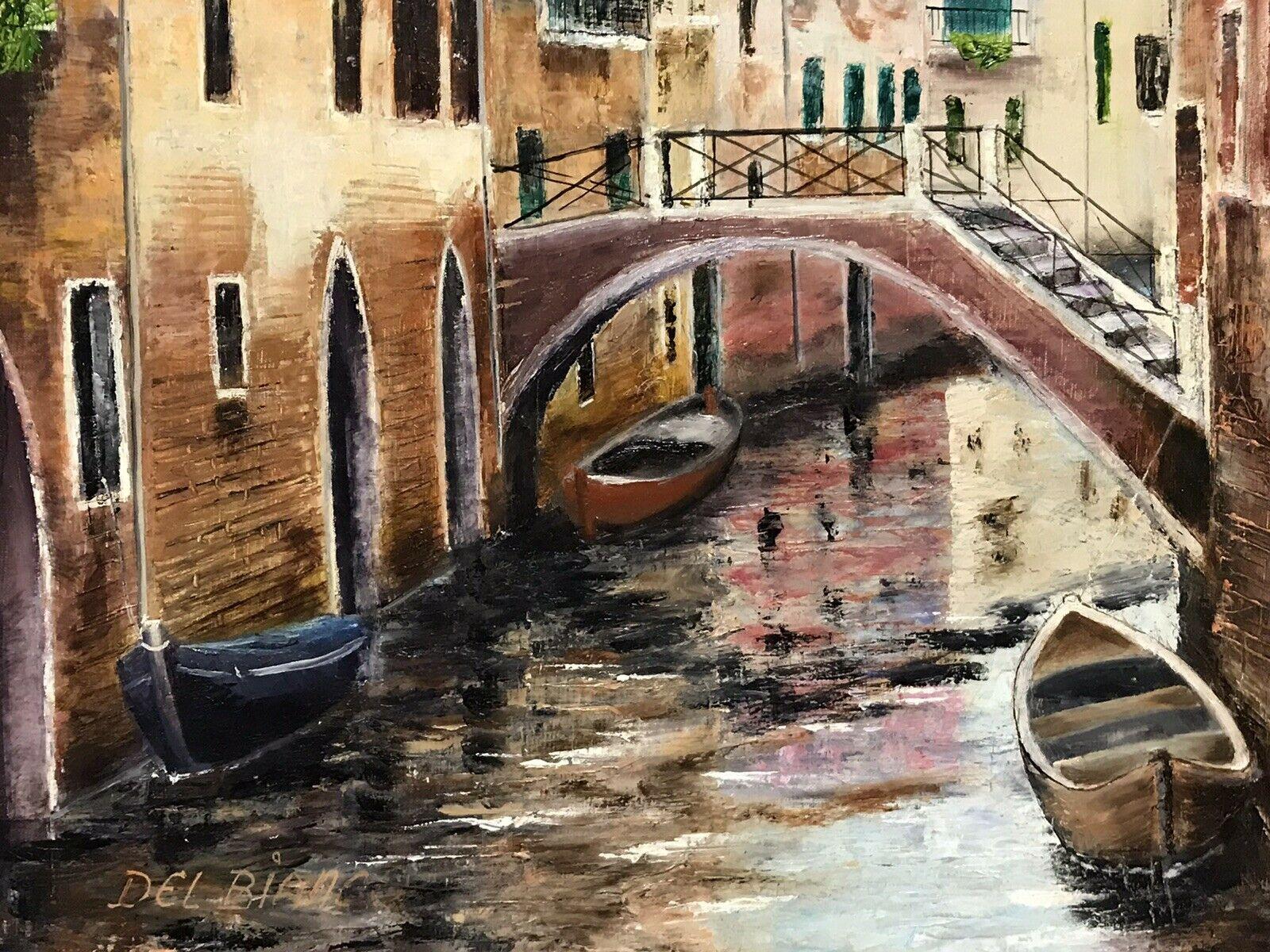 LARGE SIGNED OIL PAINTING - TRANQUIL VENICE CANAL BACKWATER - Beige Landscape Painting by LOUIS DEL BIANCO (B.1925