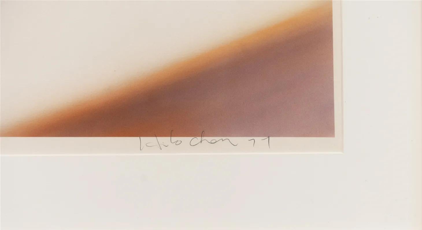 Ein erstaunliches, 1977 fotorealistisches Aquarell von der Fotorealismus-Künstlerin Hilo Chen, das eine nackte Frau in der Badewanne mit ihrem Spiegelbild in den Wandspiegeln zeigt. 

Provenienz: Bernarducci Meisel Gallery, New York City,