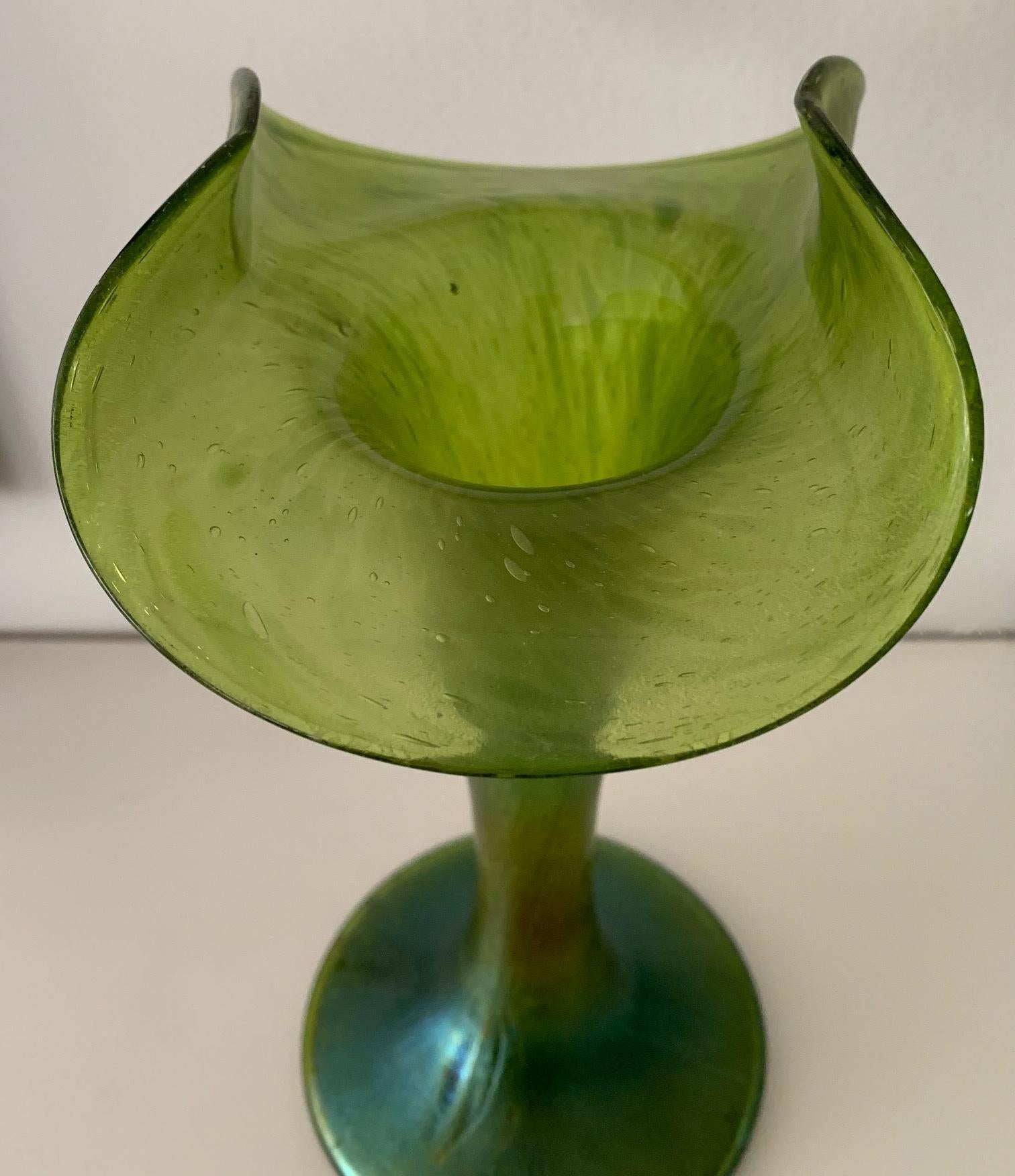 1890 Iridescent Art Nouveau Glass Vase For Sale 1