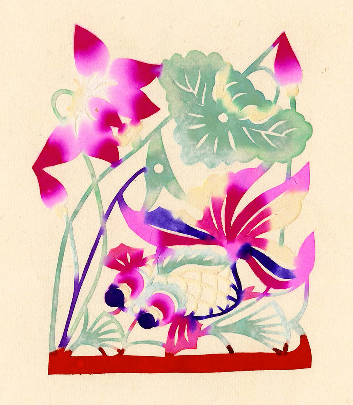Poissons et fleurs sous-marines 1 - Hopei Folk Art, 1950's Chinese Cut Paper Watercolor - Blanc Figurative Art par Unknown