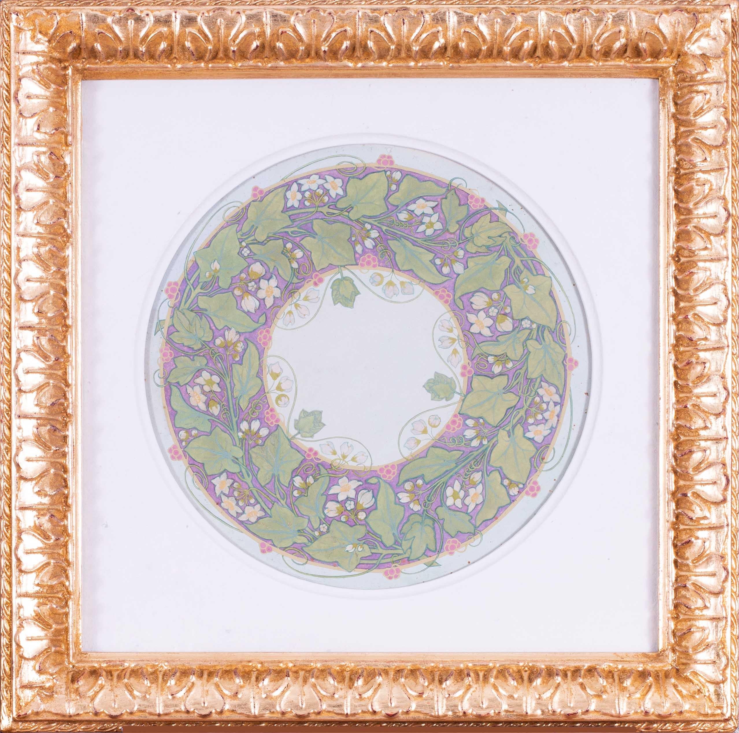Edward Ridley (britannique, 1883-1946)
Un motif circulaire représentant du lierre en fleurs
Gouache
9.7/8 in. (25 cm.) tondo
Ce dessin était l'un des cinq soumis pour le certificat ACT qui ont été récompensés par le prix national du livre en 1906.
