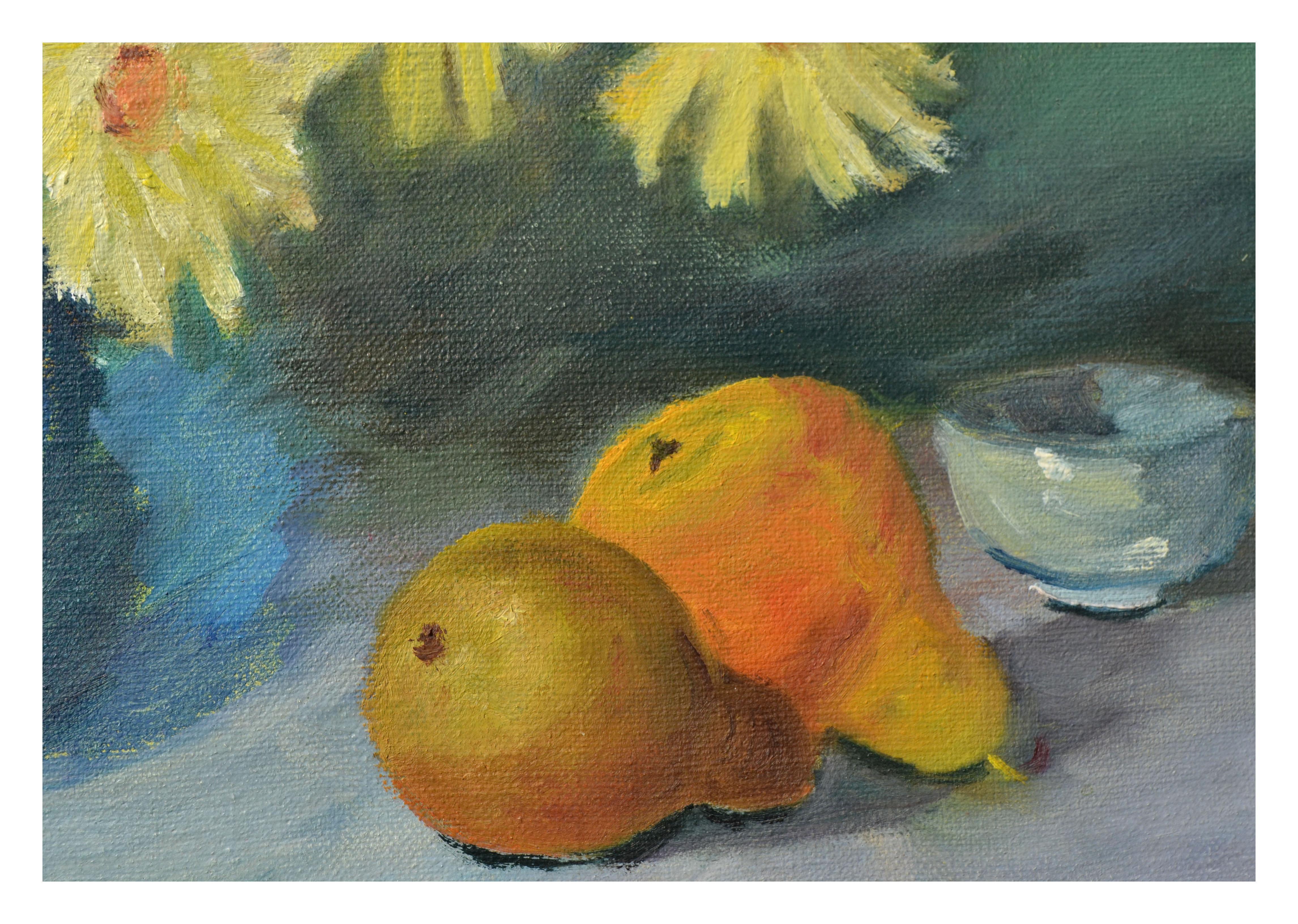 Nature morte jaune marguerites et poires - Impressionnisme américain Painting par Roslyn B Silva (American,1911-2005)