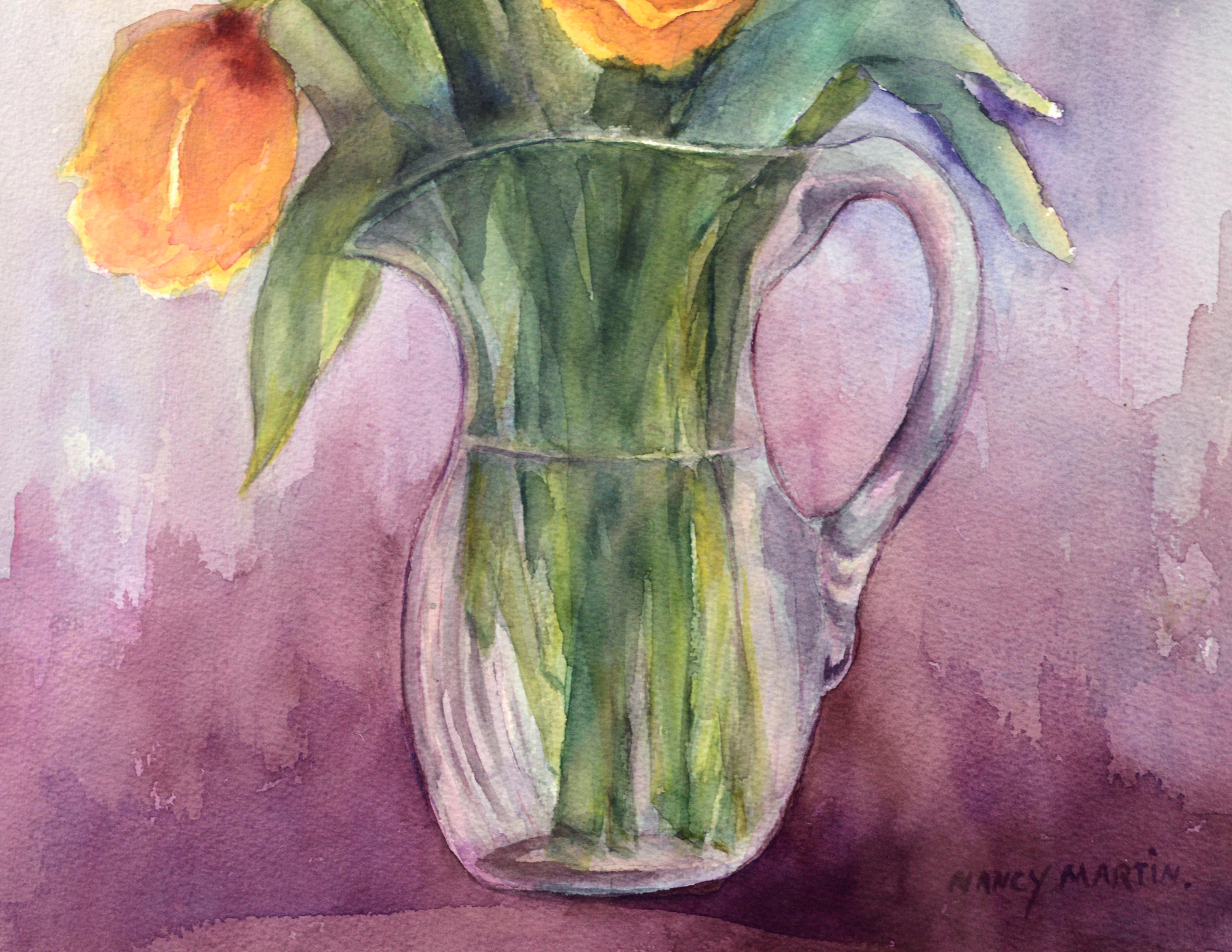 Gelber Tulpenstrauß, geblümtes Aquarell-Stillleben (Beige), Still-Life, von Nancy Martin