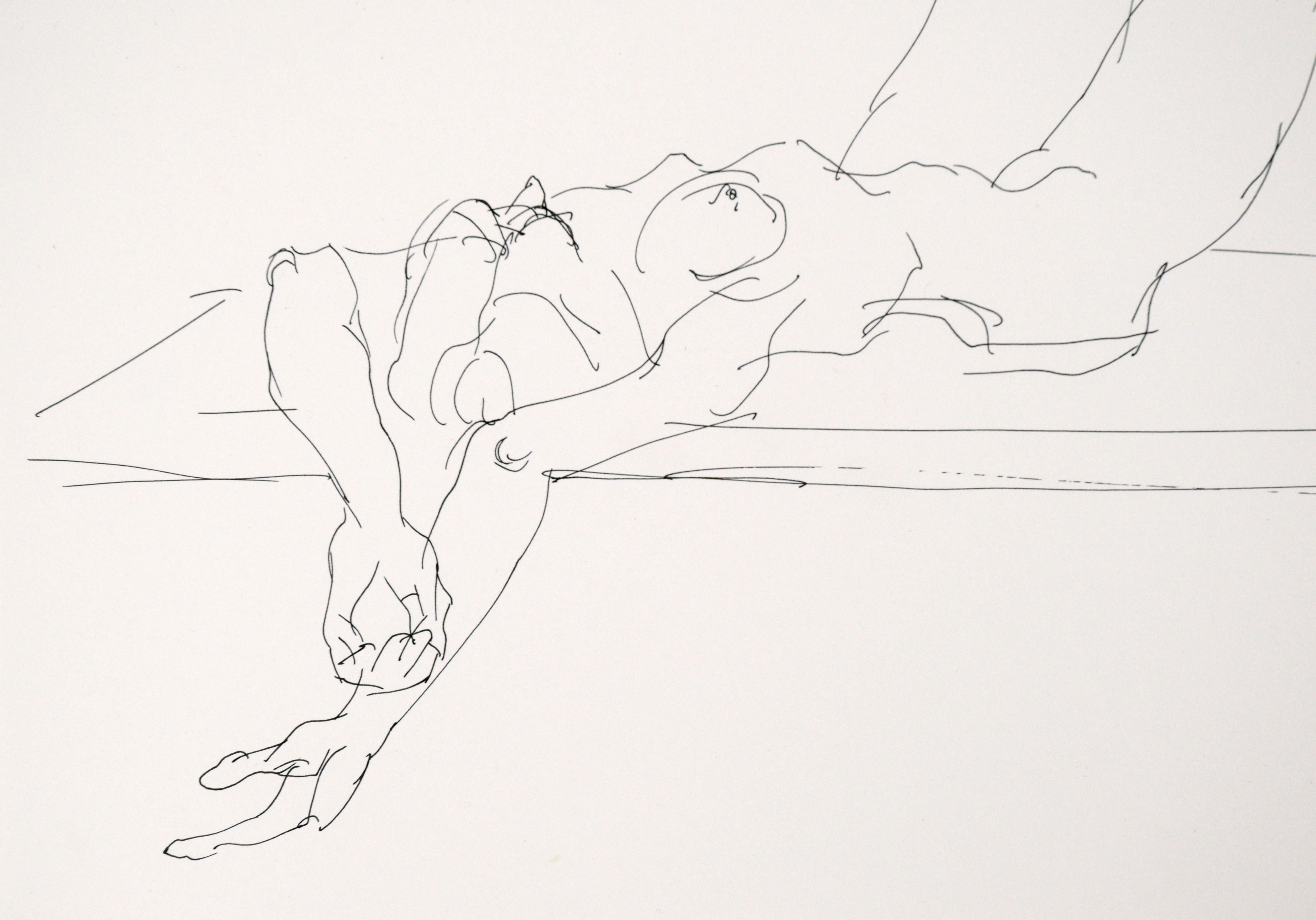 Croquis net et sûr d'un modèle nu par un artiste inconnu de la région de la baie de San Francisco (20e siècle). Une femme est allongée sur le dos, les bras au-dessus de la tête et les jambes sur une chaise. Un vêtement est posé sur la chaise. Elle