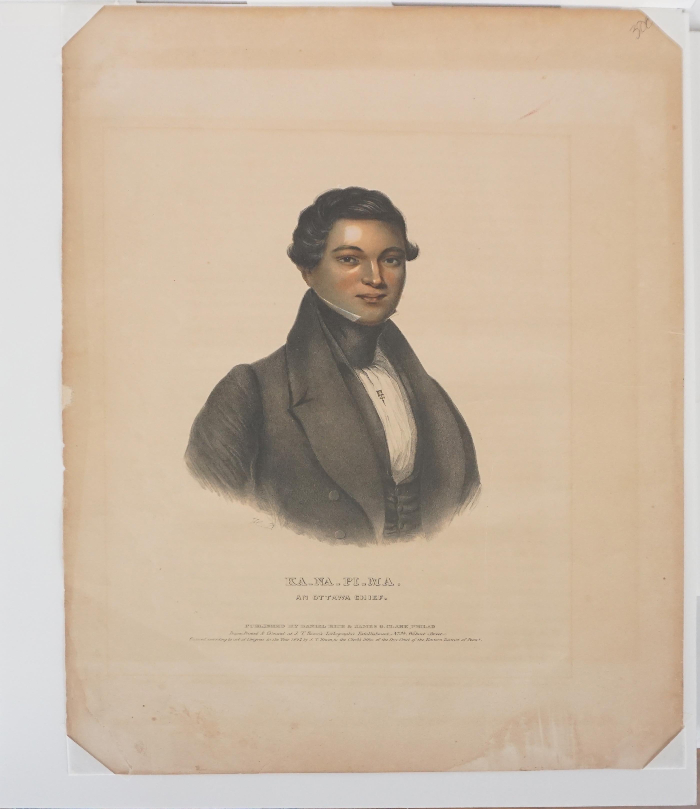 KA-NA-PI-MA, UN CAPO OTTAWA, da Storia delle tribù indiane del Nord America, 1842 ca. 

La litografia di Charles Bird King raffigura Ka-na-pi-ma, noto anche come Colui di cui si parla, un Ottawa e fu battezzato Augustin Hamiln, Jr. Quando era