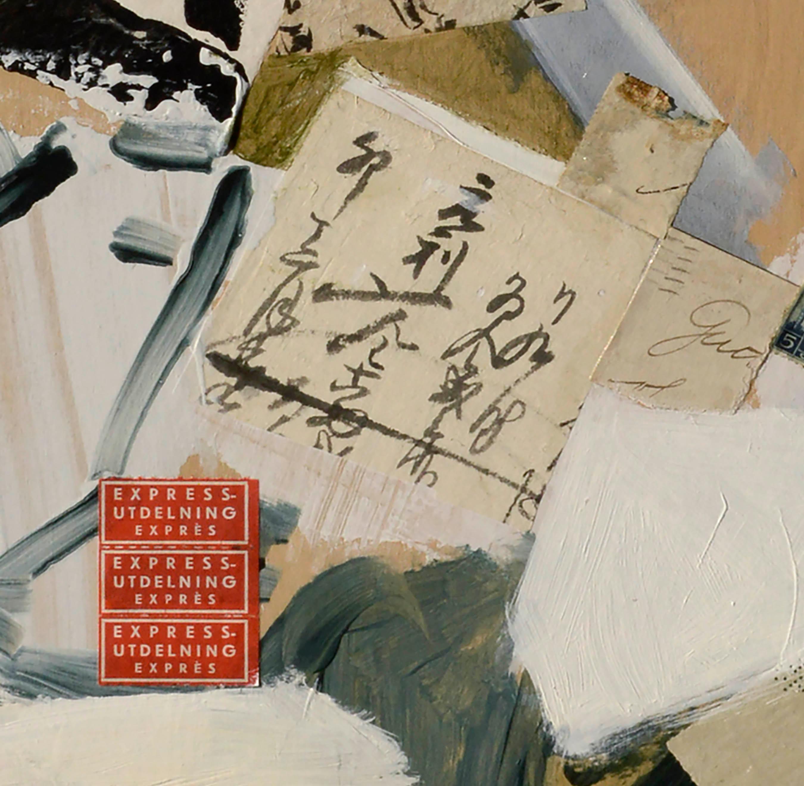 Pintura abstracta contemporánea con collage, con restos de objetos encontrados de mapas, sellos antiguos y papeles con caracteres asiáticos sobre panel de madera, del artista del Área de la Bahía Michael Pauker (estadounidense, nacido en 1957).