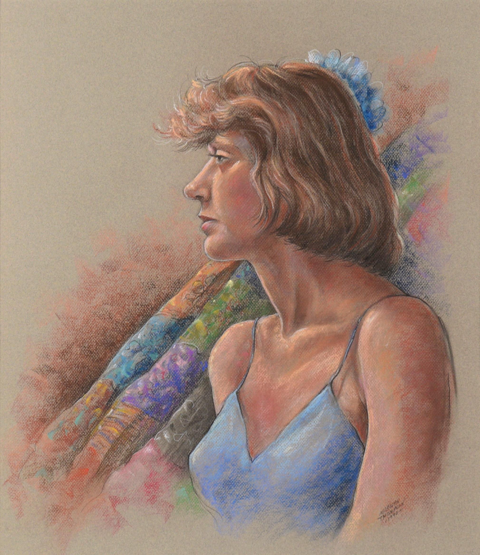 Portrait d'une femme dans une chemise bleue - Art de Marilyn Thompson 