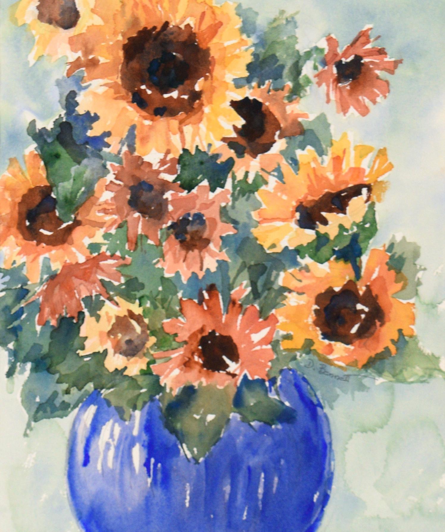 Sonnenblumen in einer blauen Vase – Stillleben – Art von D Bennett