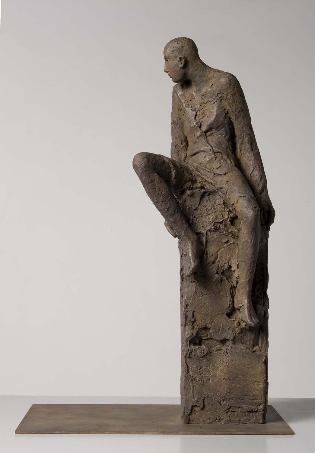 Bronzo #68 di Hanneke Beaumont

Le sculture di Beaumont sono realizzate in terracotta, bronzo e ghisa ed è nota per aver scolpito forme umane figurative a grandezza naturale. I suoi soggetti di genere neutro hanno una postura impressionante e sono