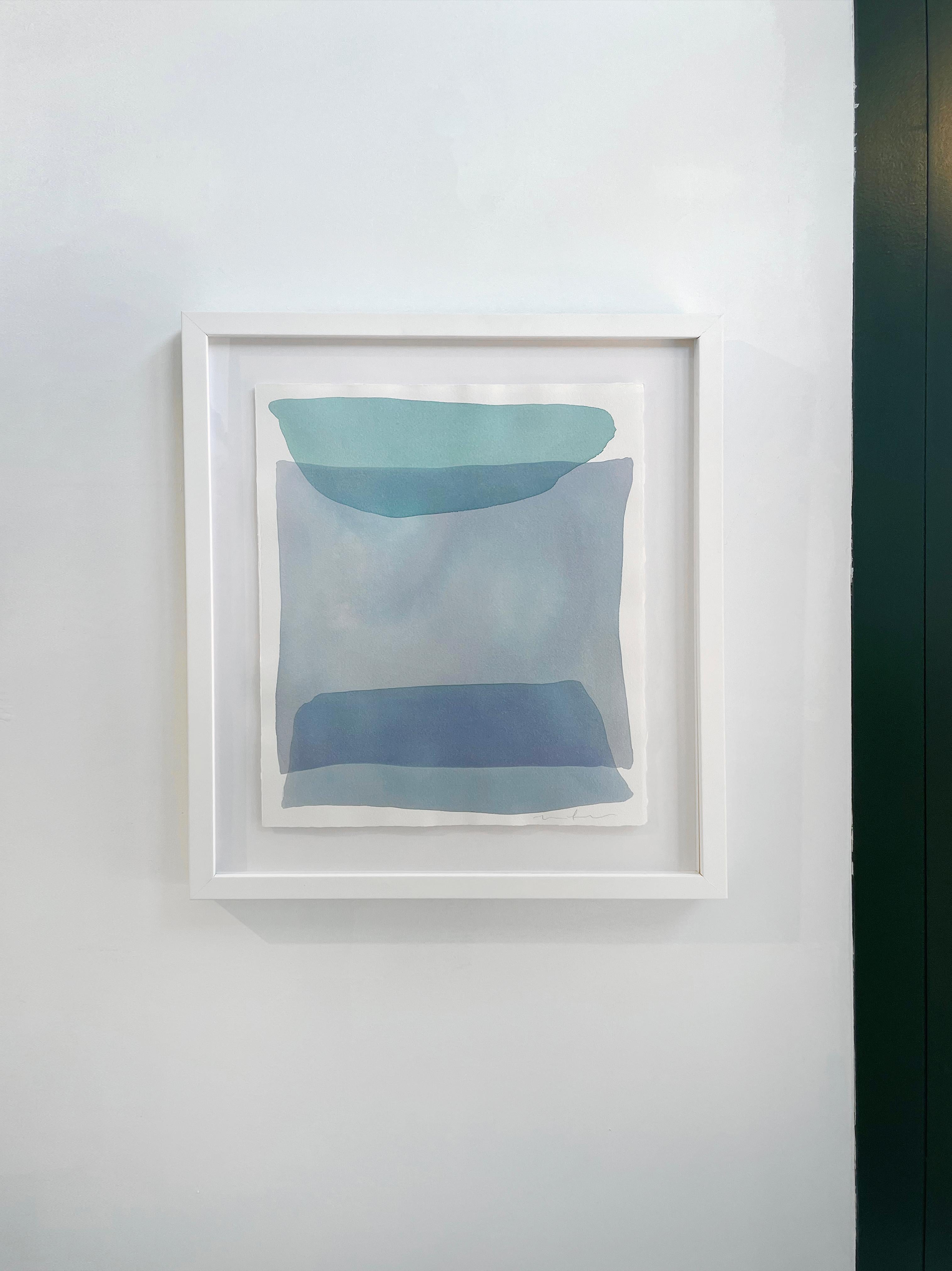 Dieses kleine abstrakte Aquarell von Nealy Hauschildt zeichnet sich durch eine Farbpalette aus, die verschiedene Blau- und Türkistöne kombiniert.  Es ist nach dem Strand der Südküste von Nantucket, MA, benannt und von diesem inspiriert. Das Gemälde