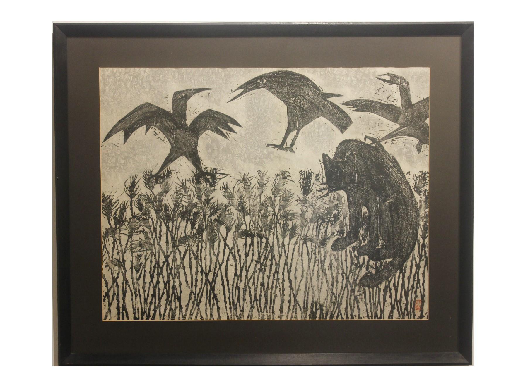 (In the Style of) Kunihiro Amano Figurative Print – Woodblock-Druck mit einer Katze und Vögeln auf einem Feld