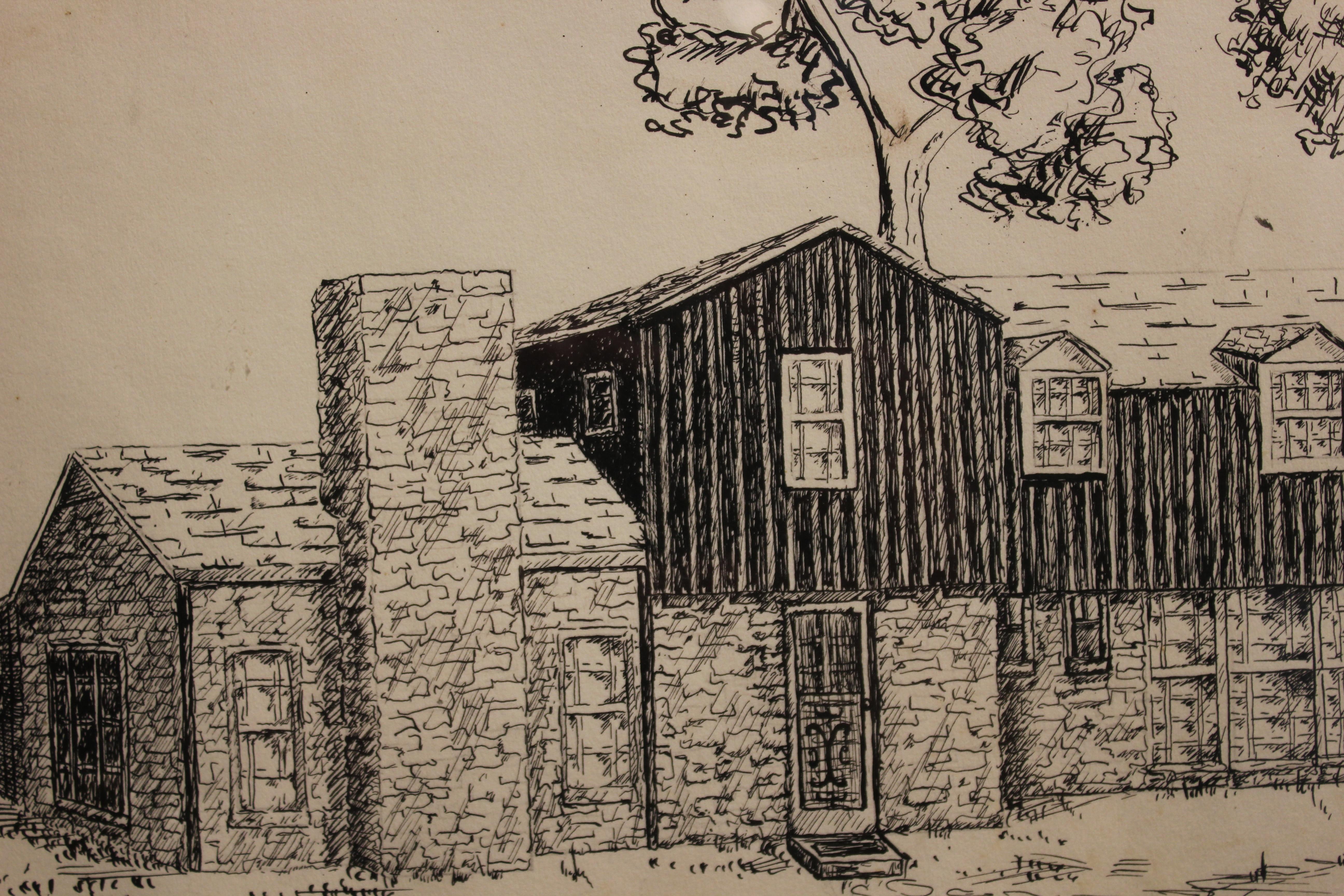 Dessin à l'encre d'une maison de campagne entourée d'arbres. L'œuvre est réalisée par Toby Topek, un artiste de Houston. Il est signé par elle et daté avec un cachet de l'artiste au dos de l'œuvre encadrée. Il est encadré dans un cadre argenté avec