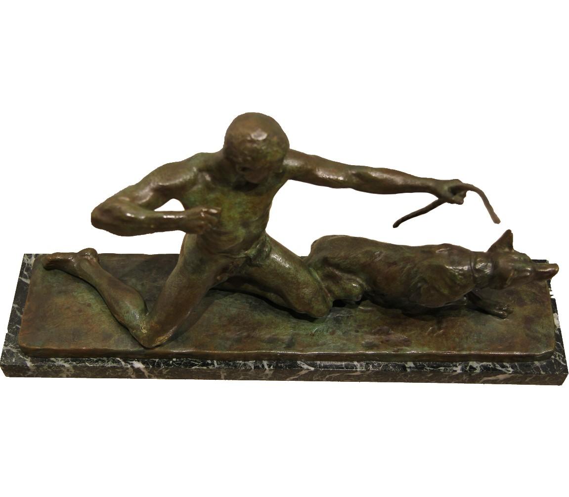 Figurative Bronzeskulptur „Hunter“ mit Marmorsockel (Art déco), Sculpture, von Louis Riche