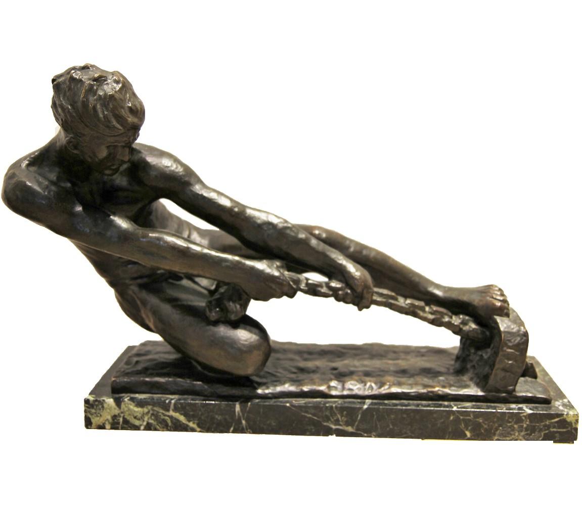 Figurative Male Bronze Tugging on a Chain – Sculpture von Alexandre Kéléty