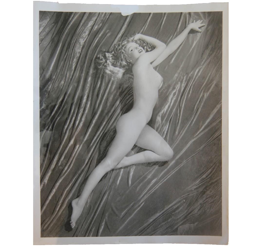 Tom Kelly Nude Photograph - Photograph of Nude Marilyn Monroe Pose 2