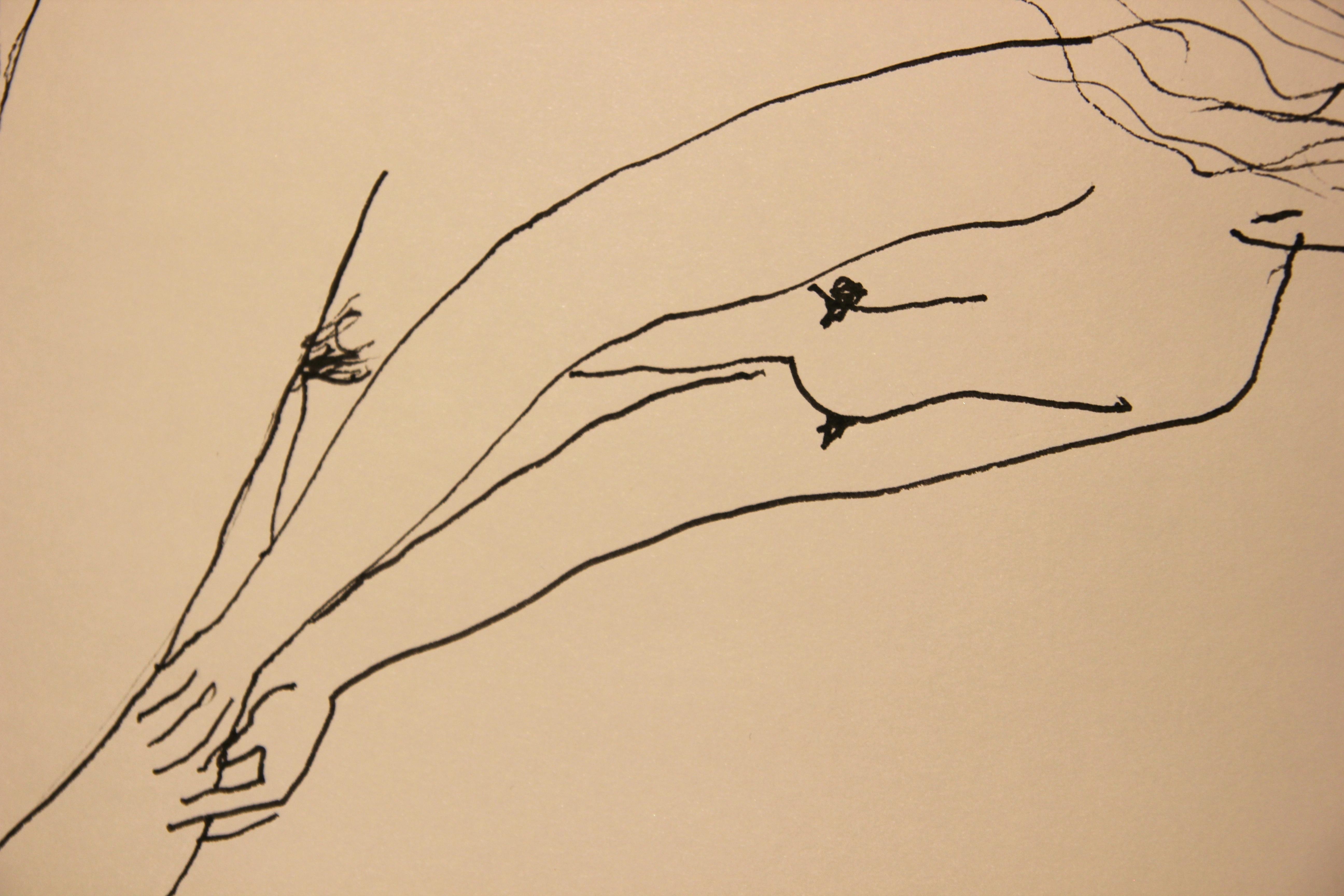 Drawing moderne abstrait à l'encre noire en ligne d'un nu féminin assis en vente 2