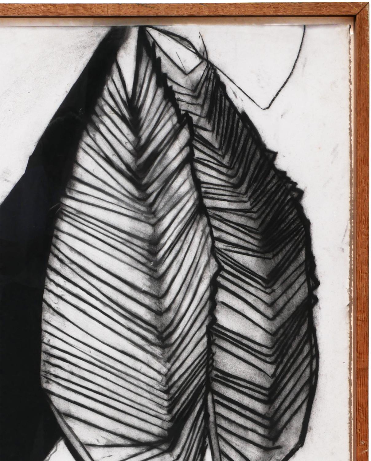 Schwarz-weiße abstrakte Kohlezeichnung des Houstoner Künstlers Paul Forsythe. Das Werk zeigt eine große, abstrakte, organische Form in der oberen rechten Ecke der Komposition. Derzeit in einem hellen, schwebenden Holzrahmen aufgehängt. 

Abmessungen