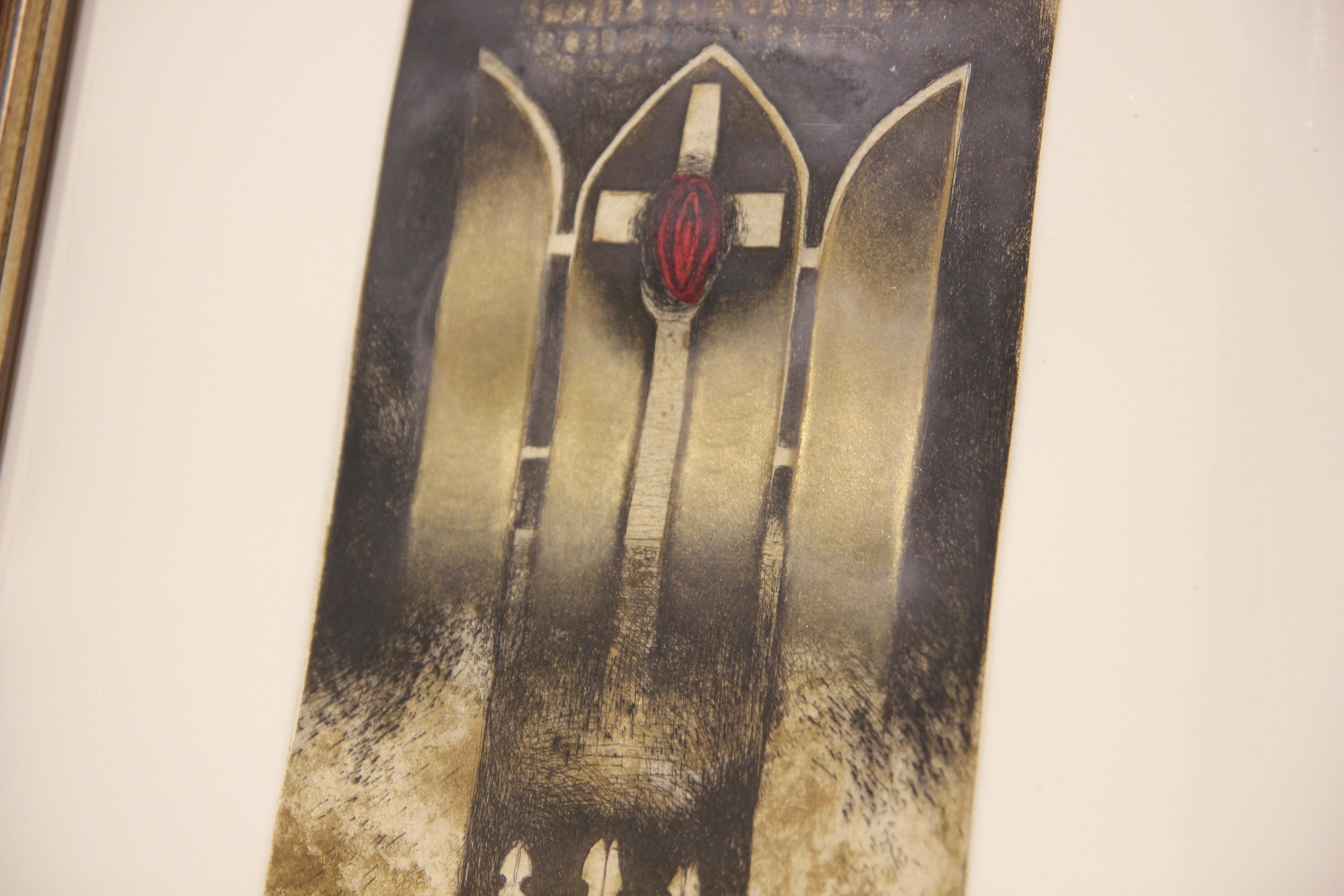 Centre de croix Gravure religieuse abstraite noire, rouge et métallique - Print de Sharon Kopriva