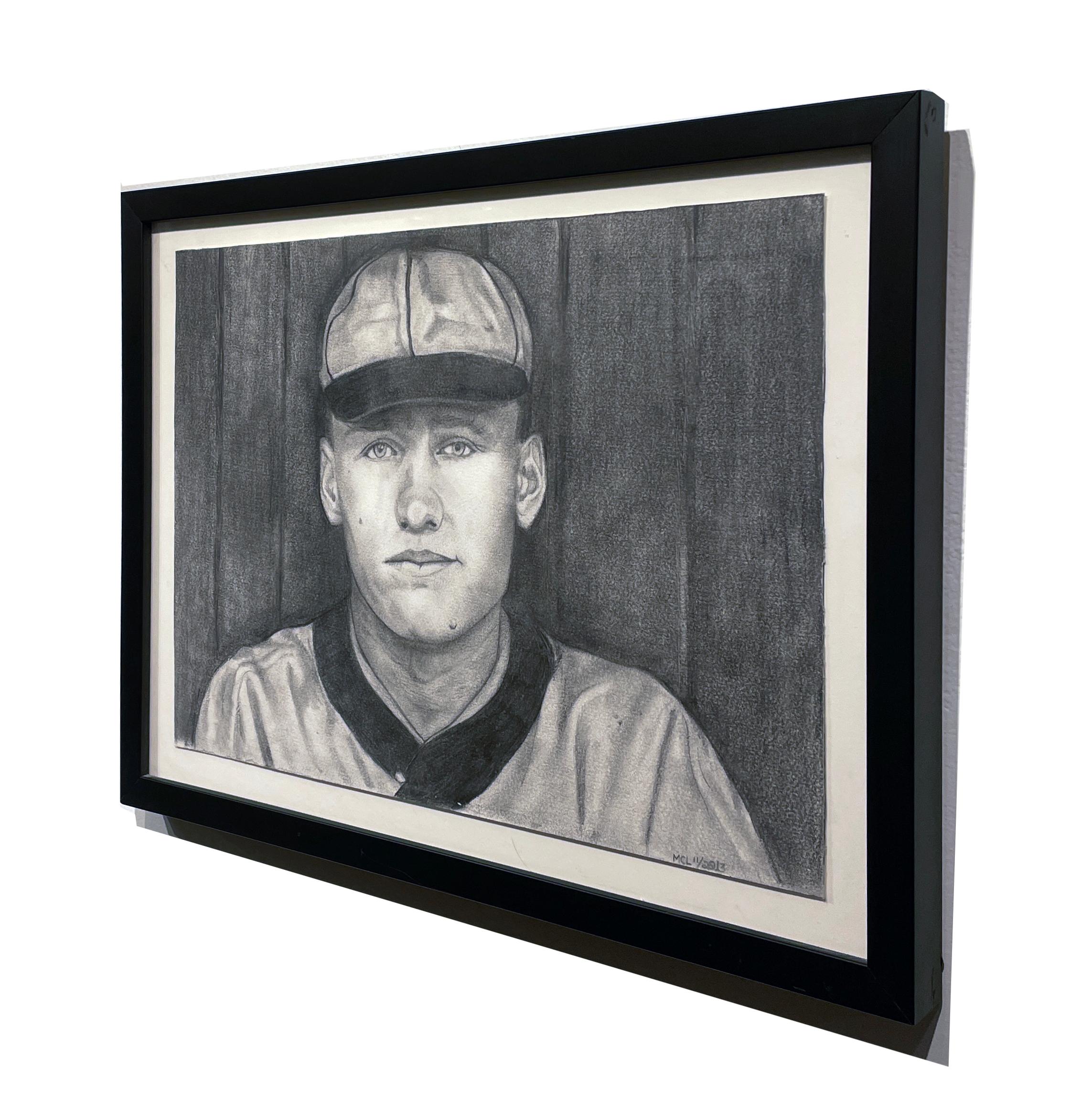 Walter Johnson - Joueur de baseball célèbre des sénateurs de Washington, graphite sur papier - Gris Figurative Painting par Margie Lawrence