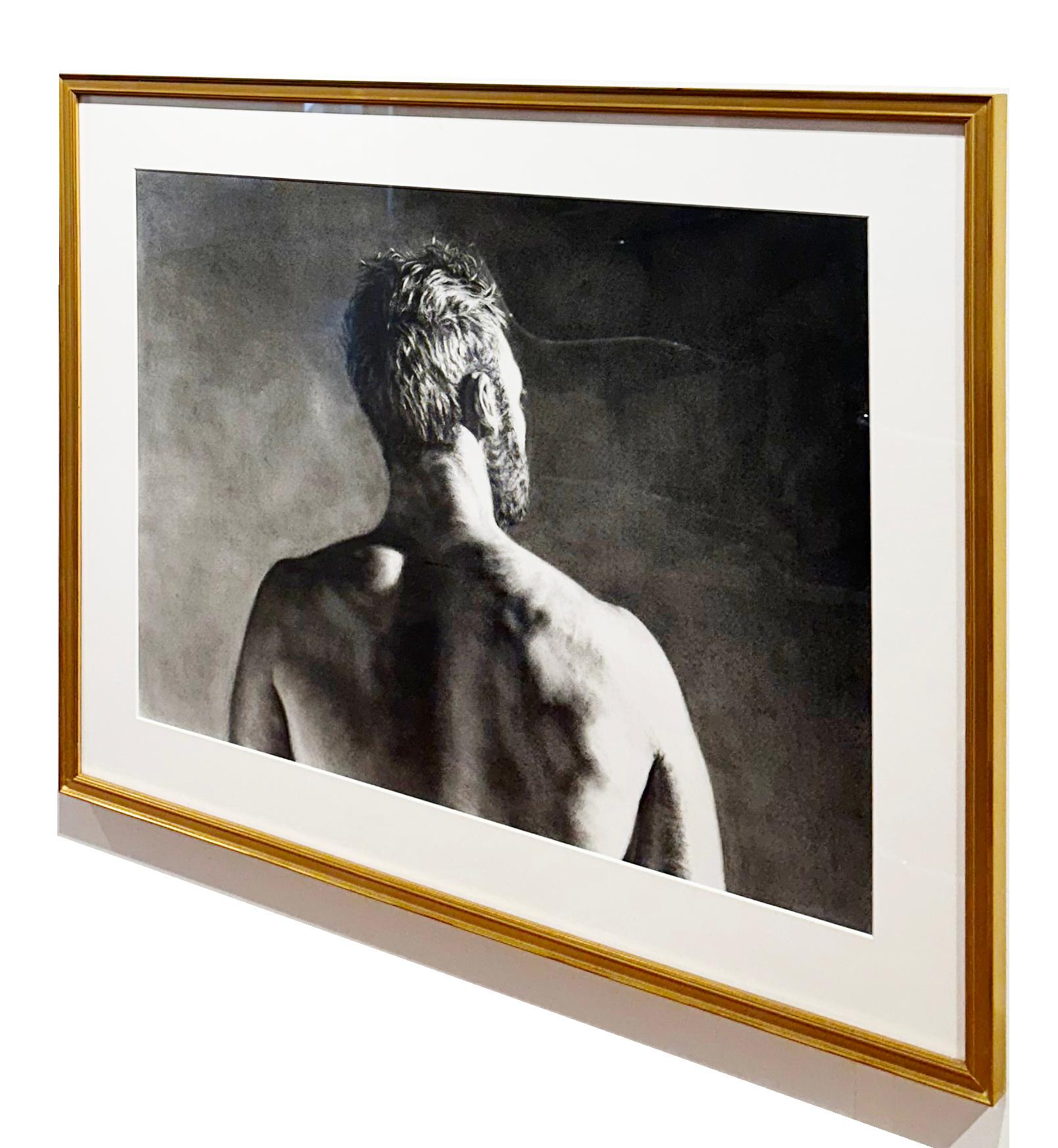 Gone - Disegno originale a carboncino di un torso maschile, incorniciato e opacizzato - Art Realismo di Nathan Brad Hall