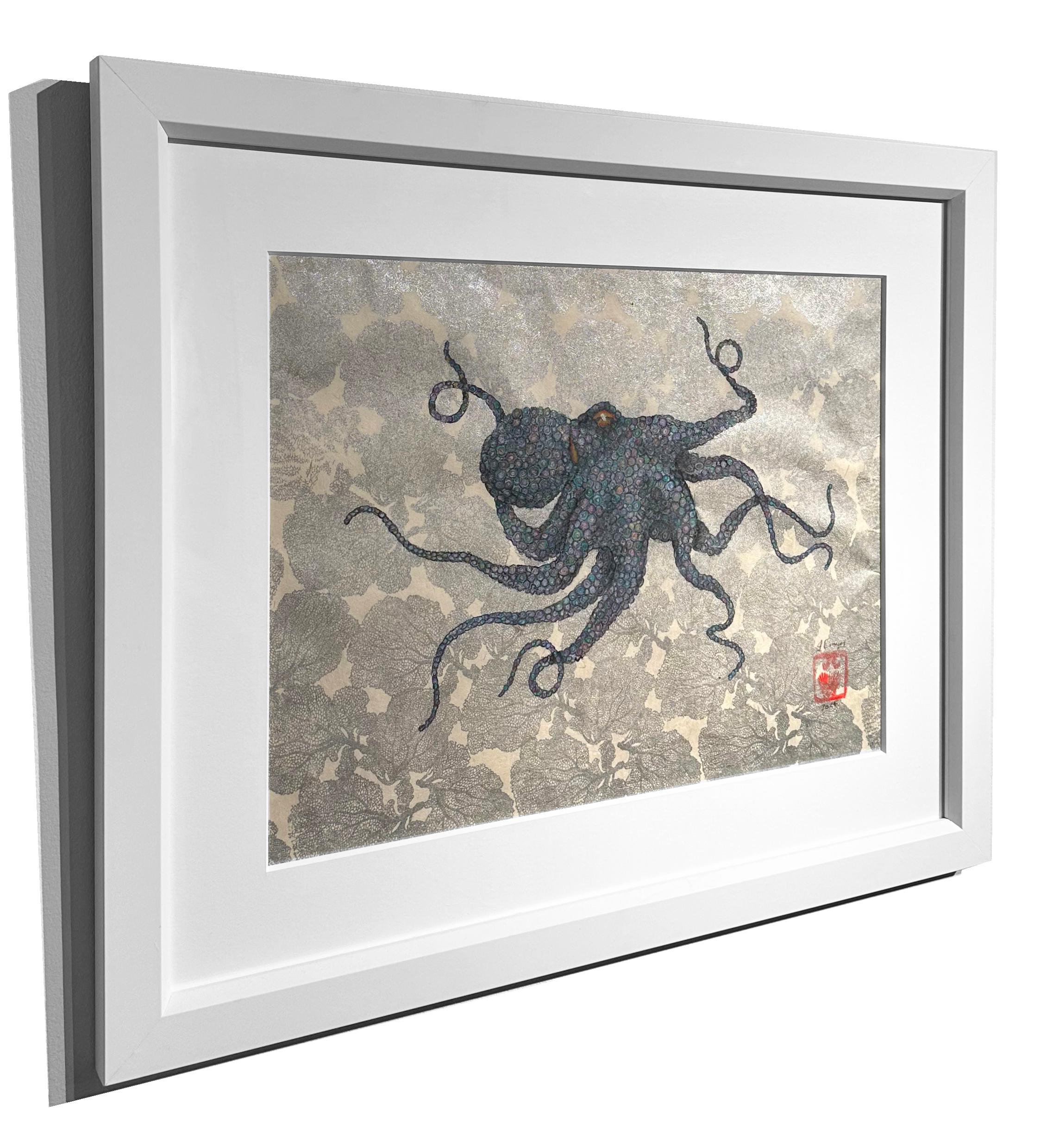 Silver Lining: Tonalità di blu  - Quadro di polpo con inchiostro Sumi in stile Gyotaku, incorniciato - Painting Contemporaneo di Jeff Conroy