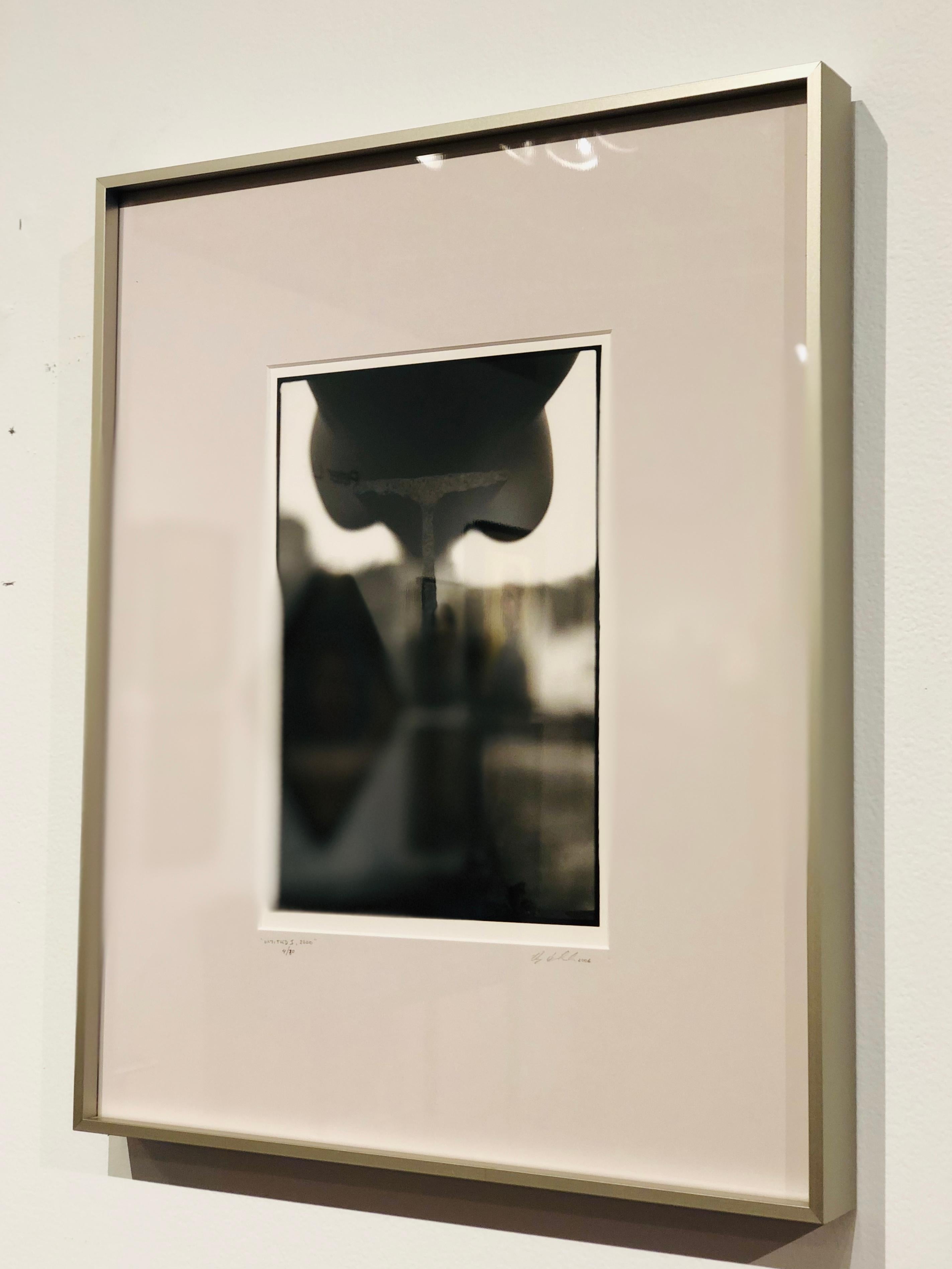 Nu en poudre d'acier - Photographie noire et blanche de Doug Birkenheuer, encadrée et mate  en vente 2