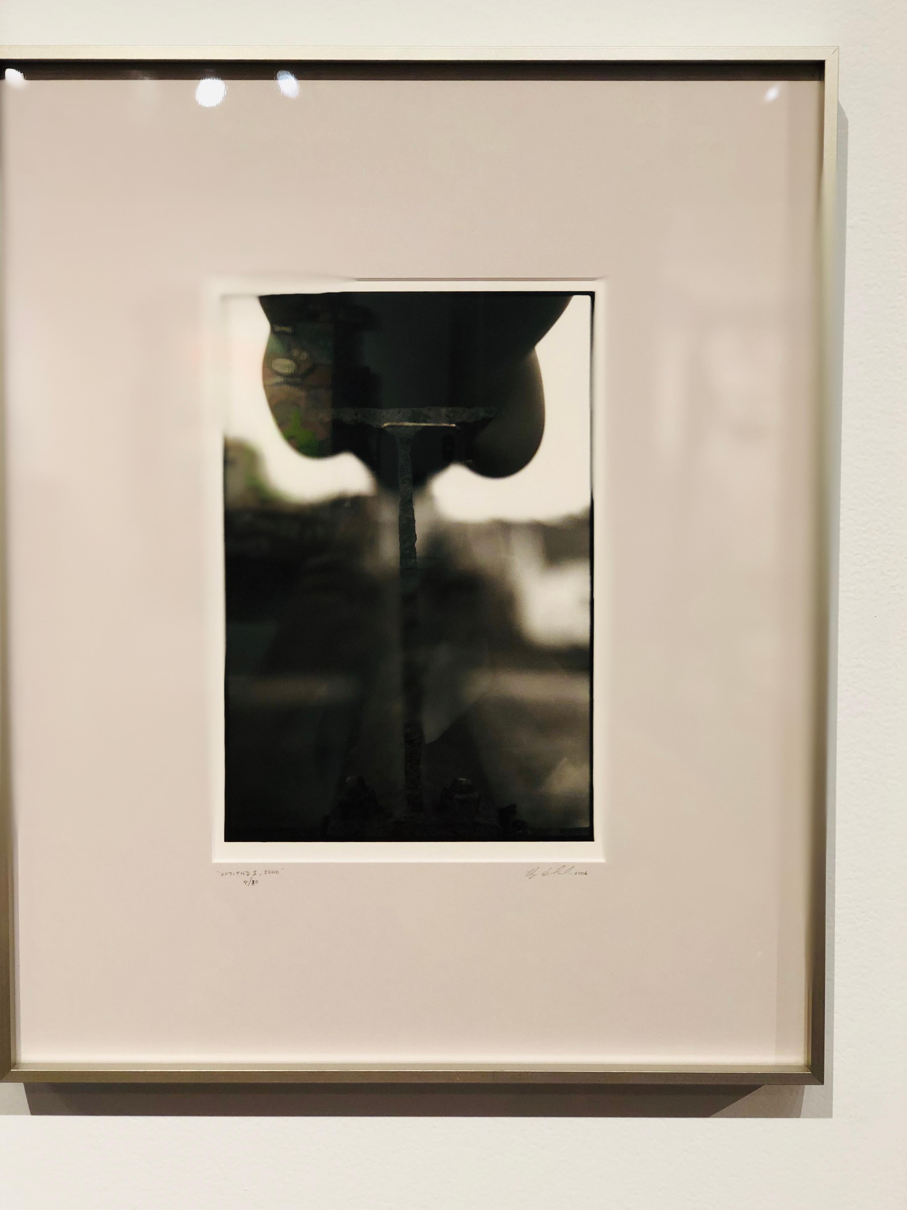 Nu en poudre d'acier - Photographie noire et blanche de Doug Birkenheuer, encadrée et mate  en vente 1