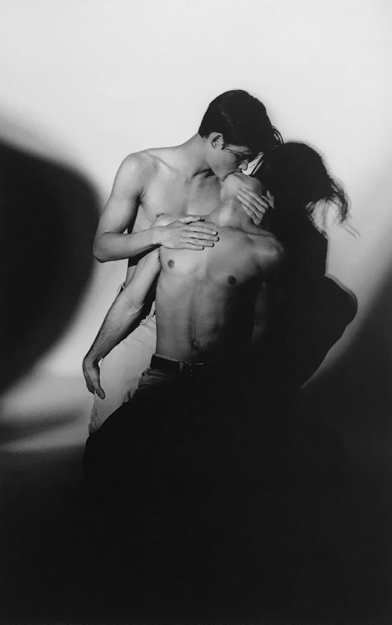 Black and White Photograph Doug Birkenheuer - Male Bonding - Passionate Kiss with Dramatic Shadow, Photographie en noir et blanc