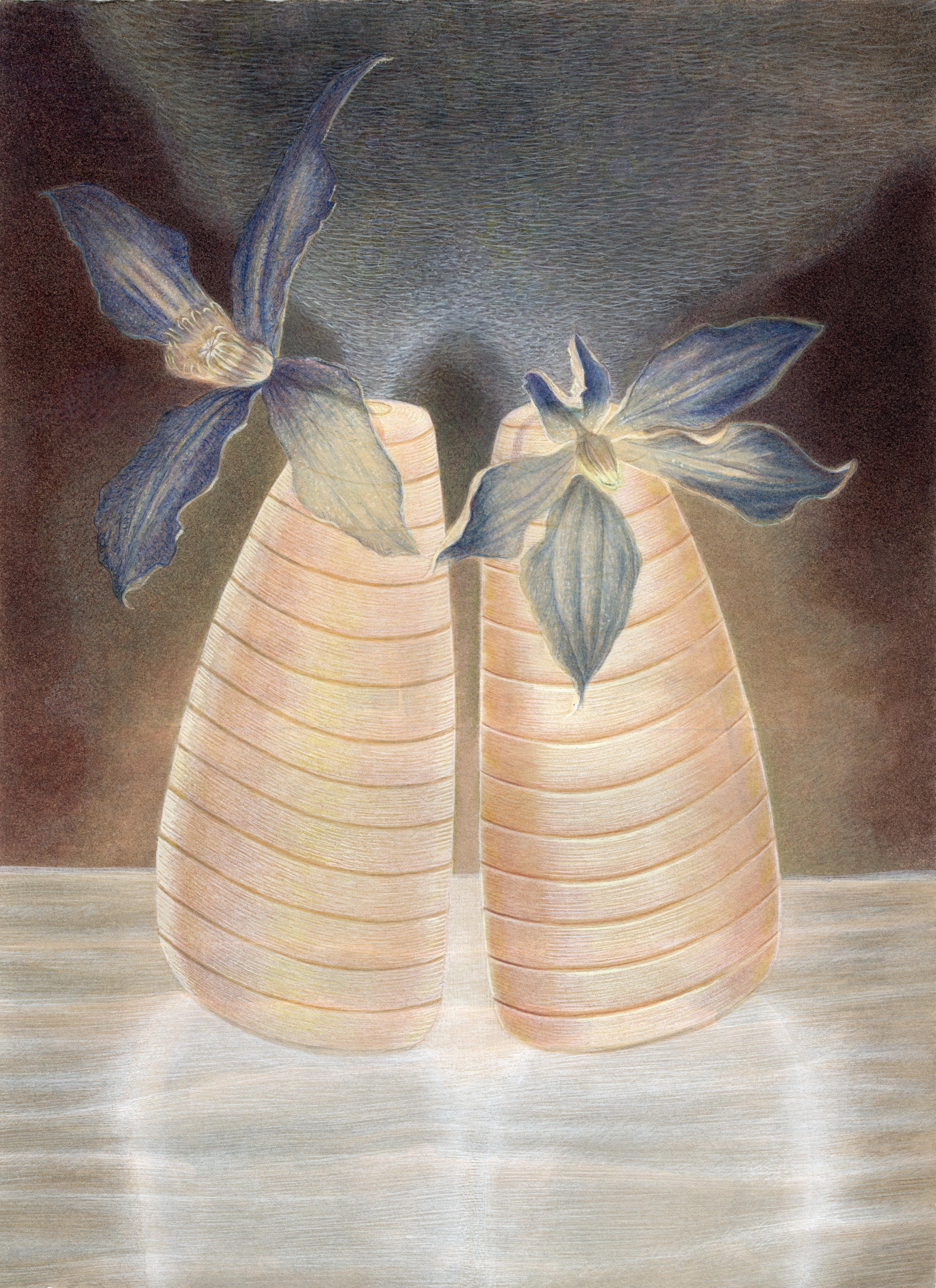 Christina Haglid Still-Life –  Janus, botanisches Aquarell und Gouache auf Papier, 2 Knospenvasen mit lila Blumen, Janus