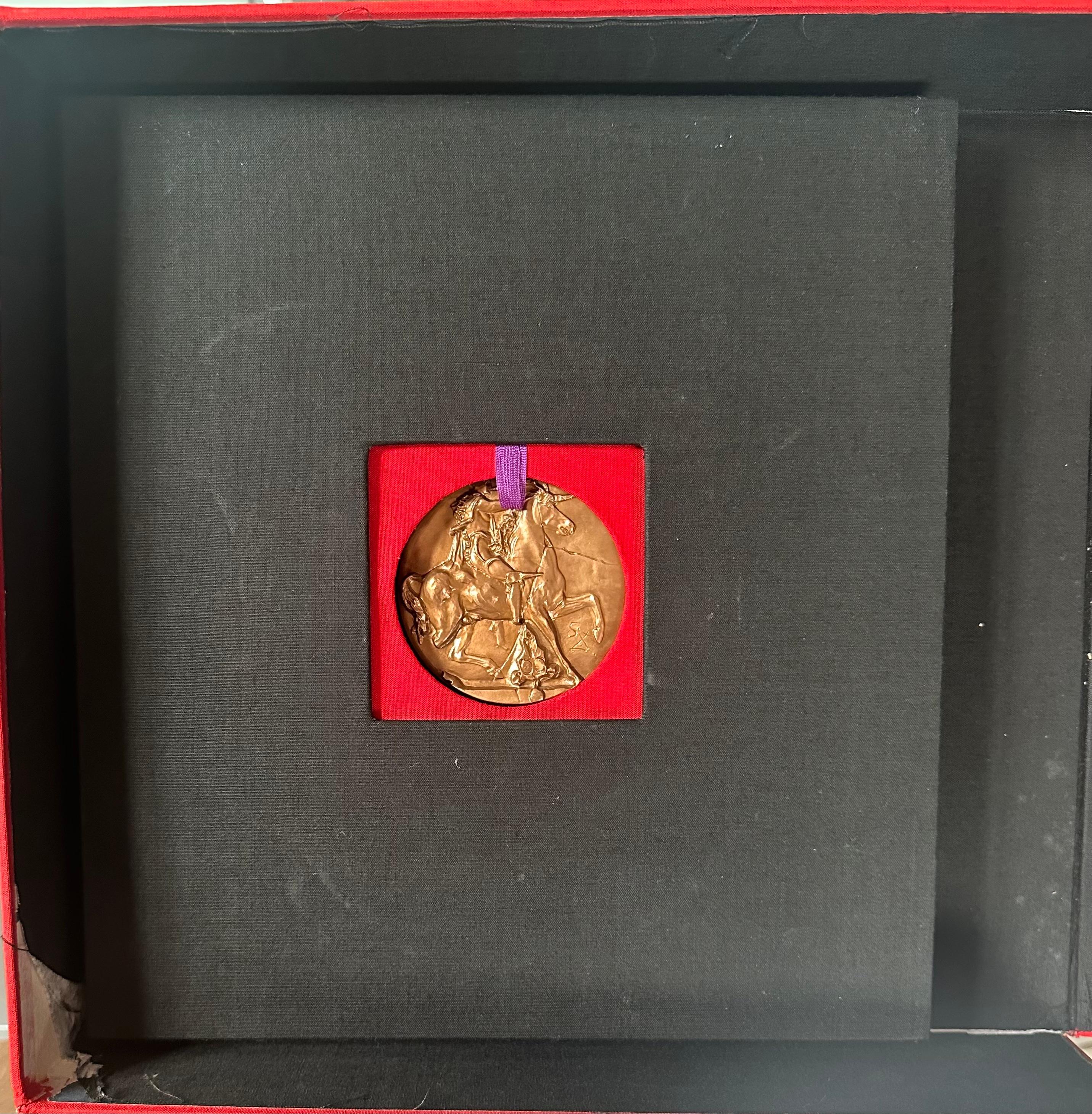 Salvador Dalí, médaillon en bronze 