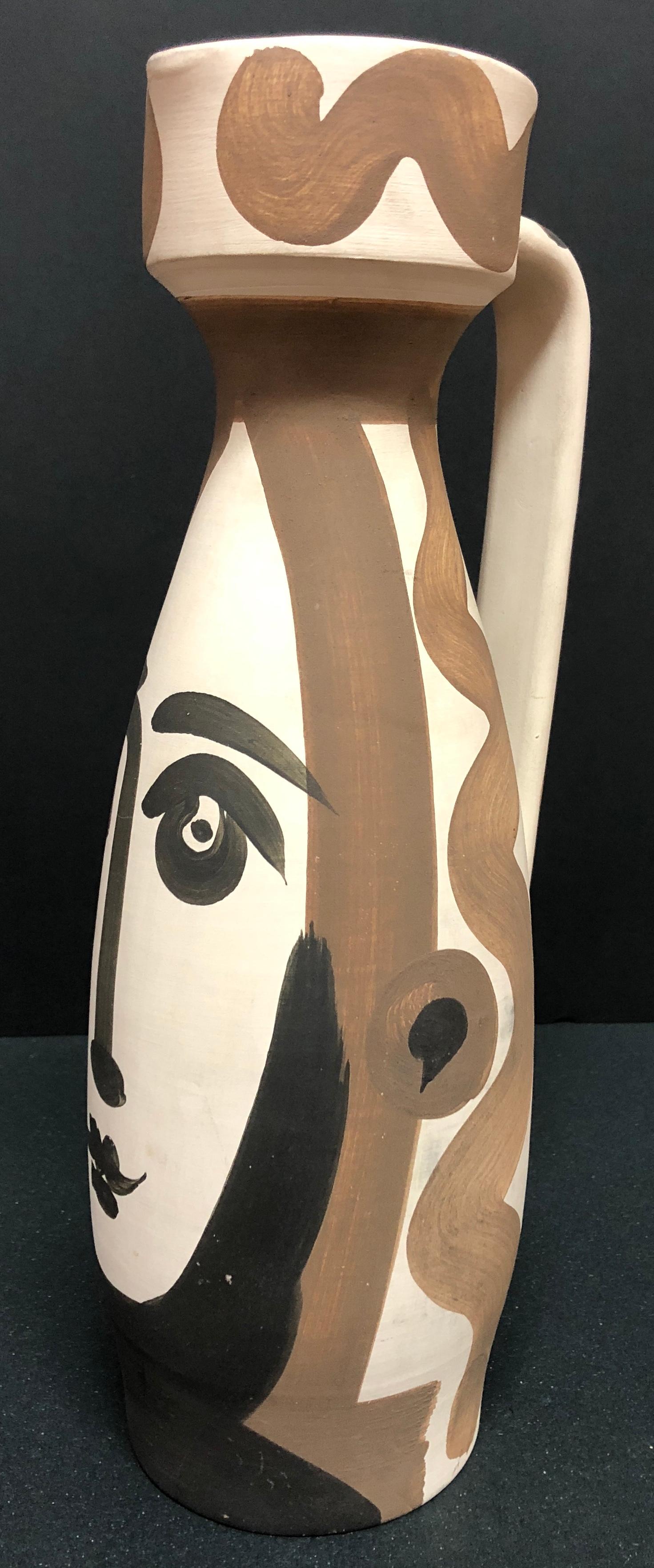 Pablo Picasso, „Face Turned Pitcher“, Keramik im Angebot 1