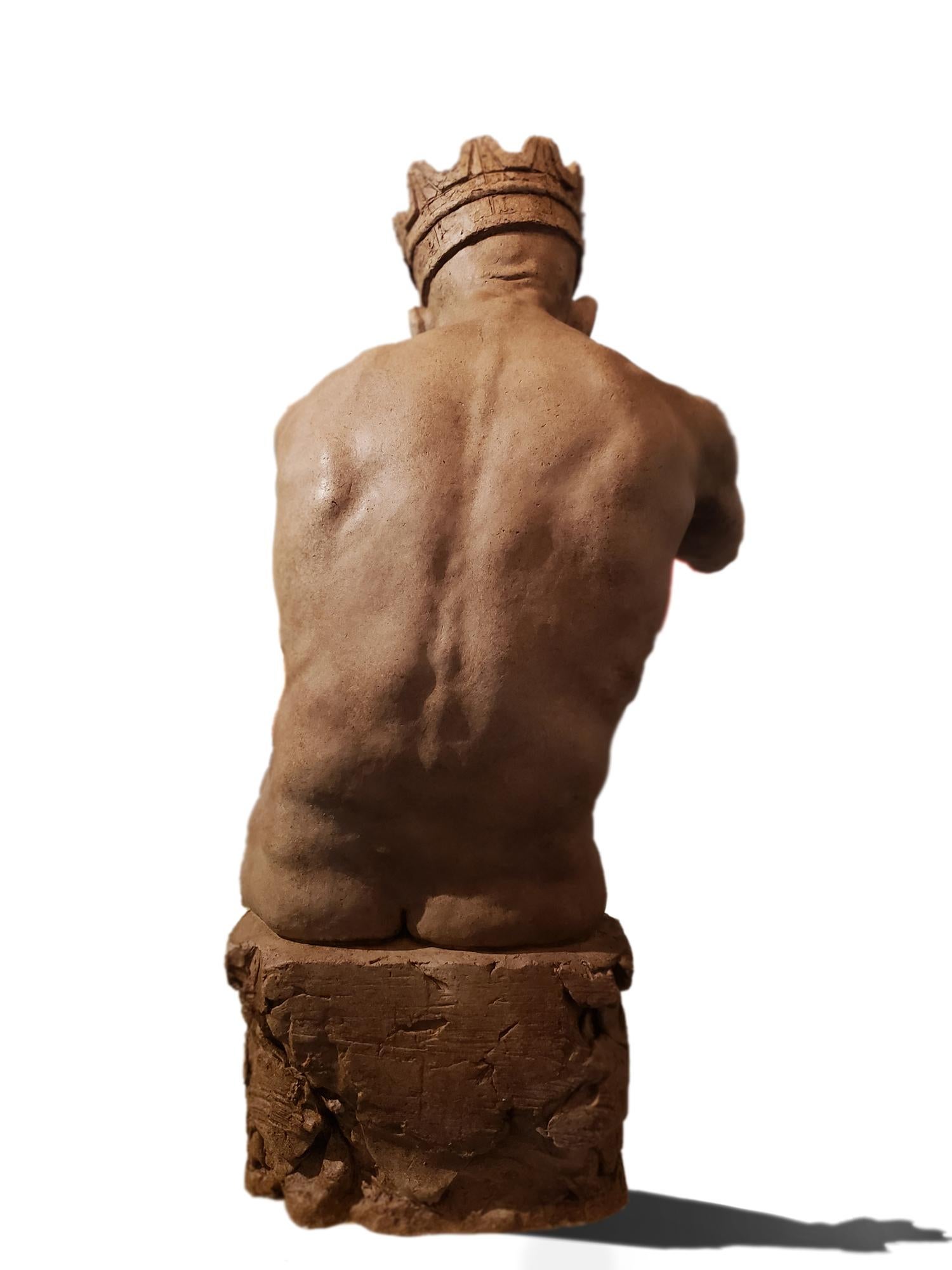 Re della Corona Arrugginita - Sculpture di Eirik Arnesen