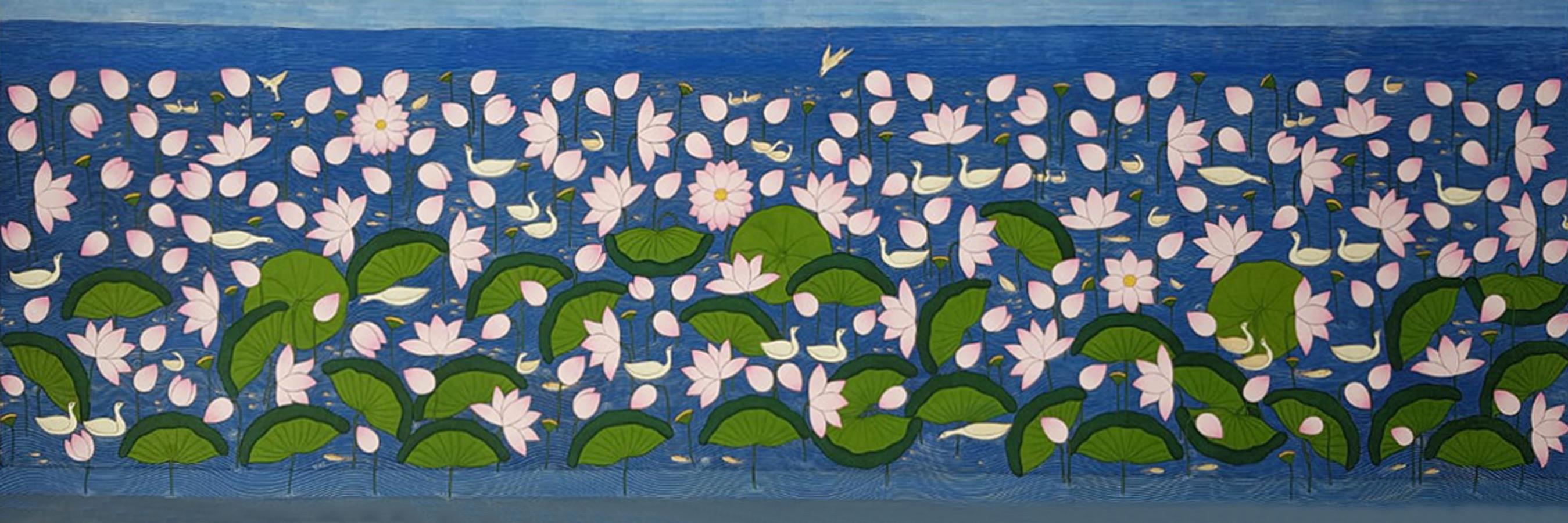 Interior Painting Yugal Kishor Sharma - Aquarelle de lotus, lavée sur tissu, rose, bleue, verte par l'artiste indien « en stock »