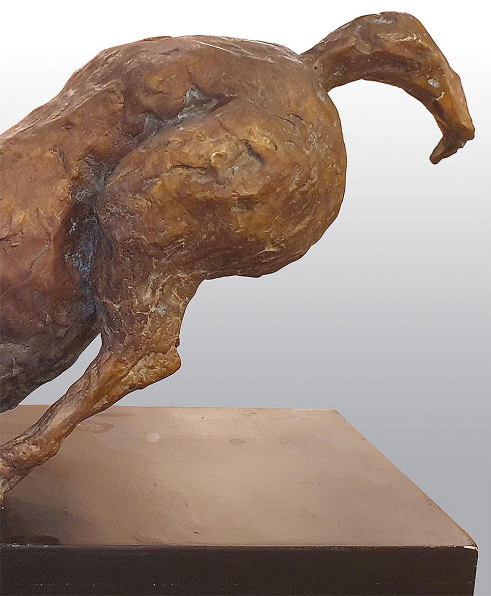 Pferd II, Skulptur aus Bronze, braune und grüne Patina  von indischem Künstler  