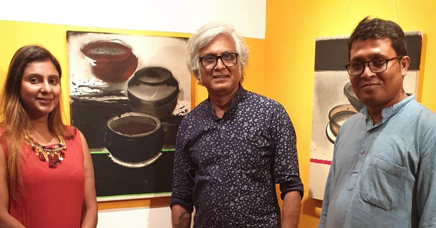 Madhu Basu  -  Magma n°143 -  25.75 X 21.25 inches (unframed size) 
Acrylic & Pigment on canvas
Inclusive of shipment in roll form.

Vessels and pots being of importance in Madhu Basu's works talk about the basic needs of everyday life. The need of