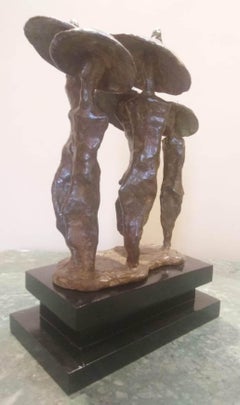 Rain, Bronzeskulptur eines zeitgenössischen indischen Künstlers Auf Lager