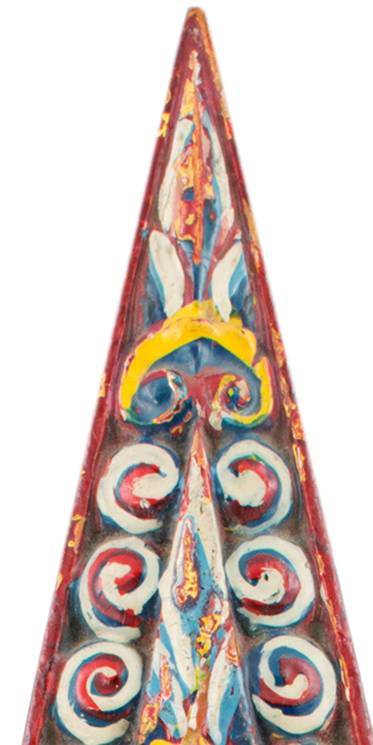 « Sculpture en bois », bois peint en jaune, rouge, bleu et vert, fabriqué en Indonésie en vente 1