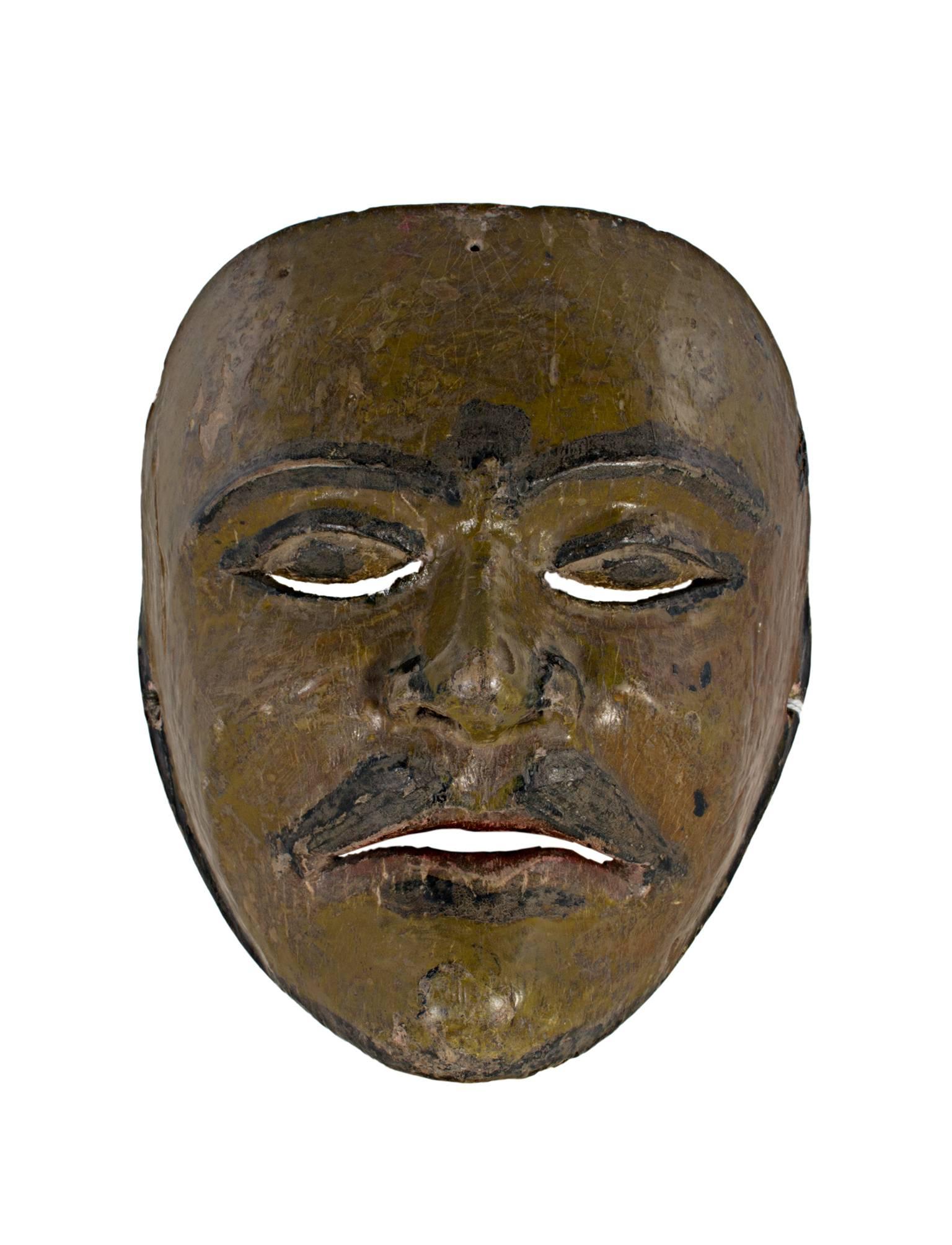 „Indonesische Maske eines Western-Charakters, „Erdänische Senf-, Limonen- und Grünfarbene Holzmaske