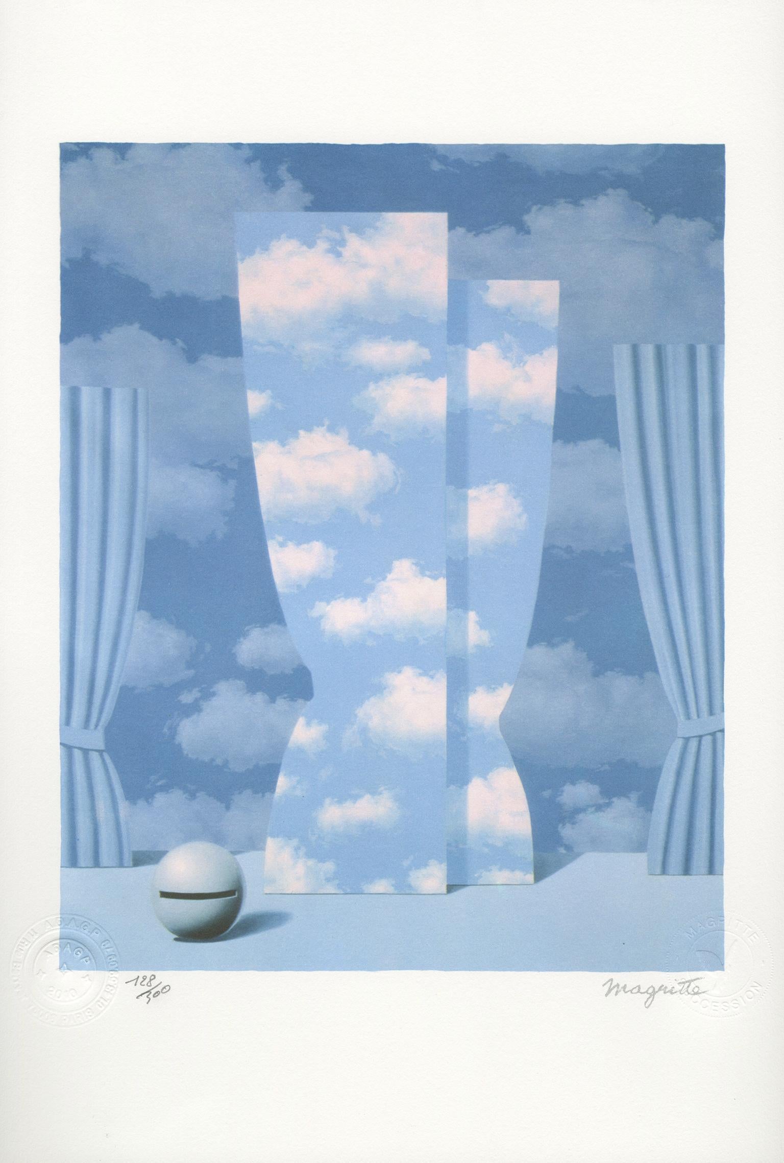 "La Peine Perdue (El Esfuerzo Desperdiciado)" es una litografía en color según pintura original de 1962 de René Magritte. Dos cortinas azules se abren a ambos lados. Dos espejos en forma de cortina muestran un cielo y nubes. Una bola se sitúa justo