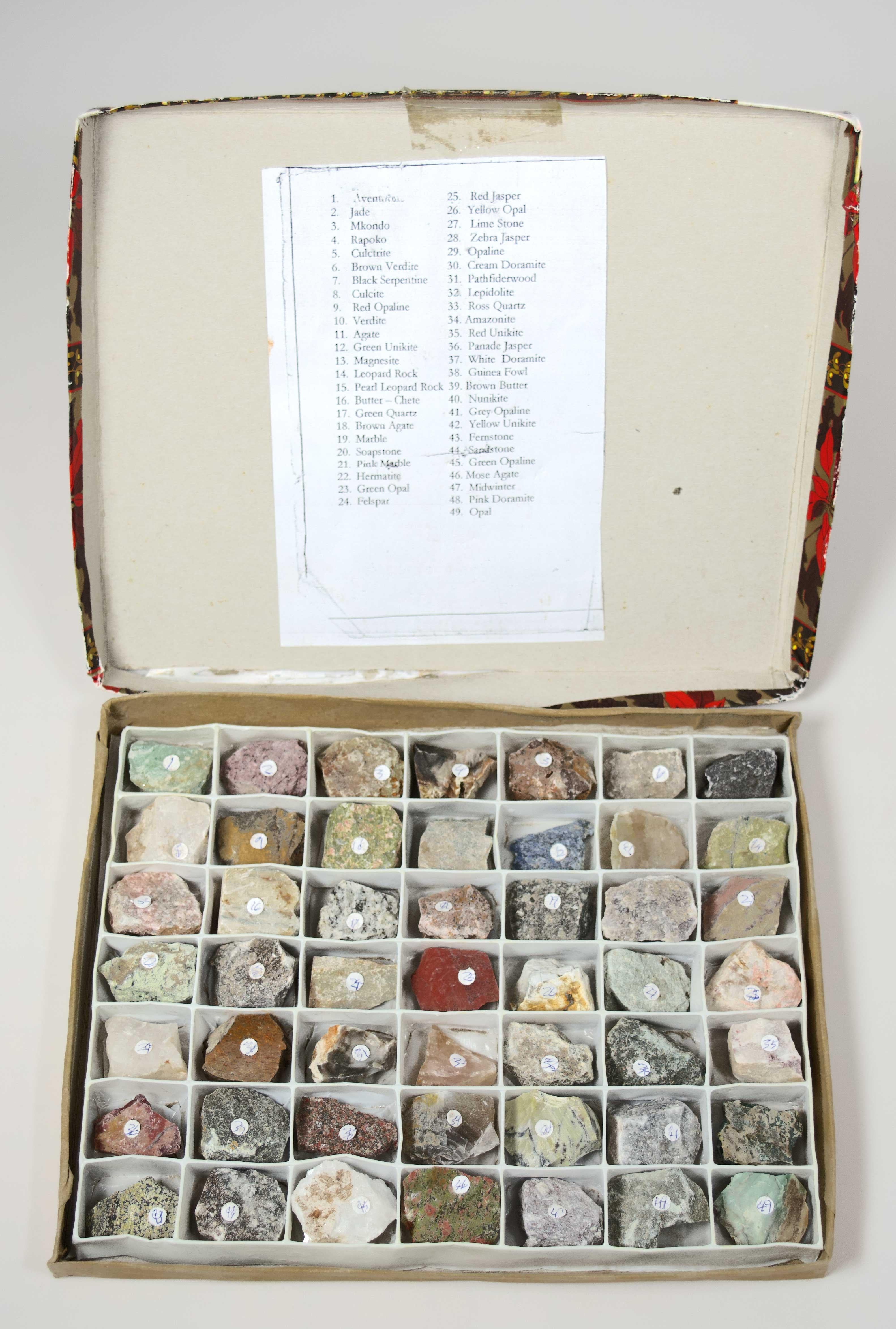 49 Shona Stone Samples with Specimen Box For Sale 2