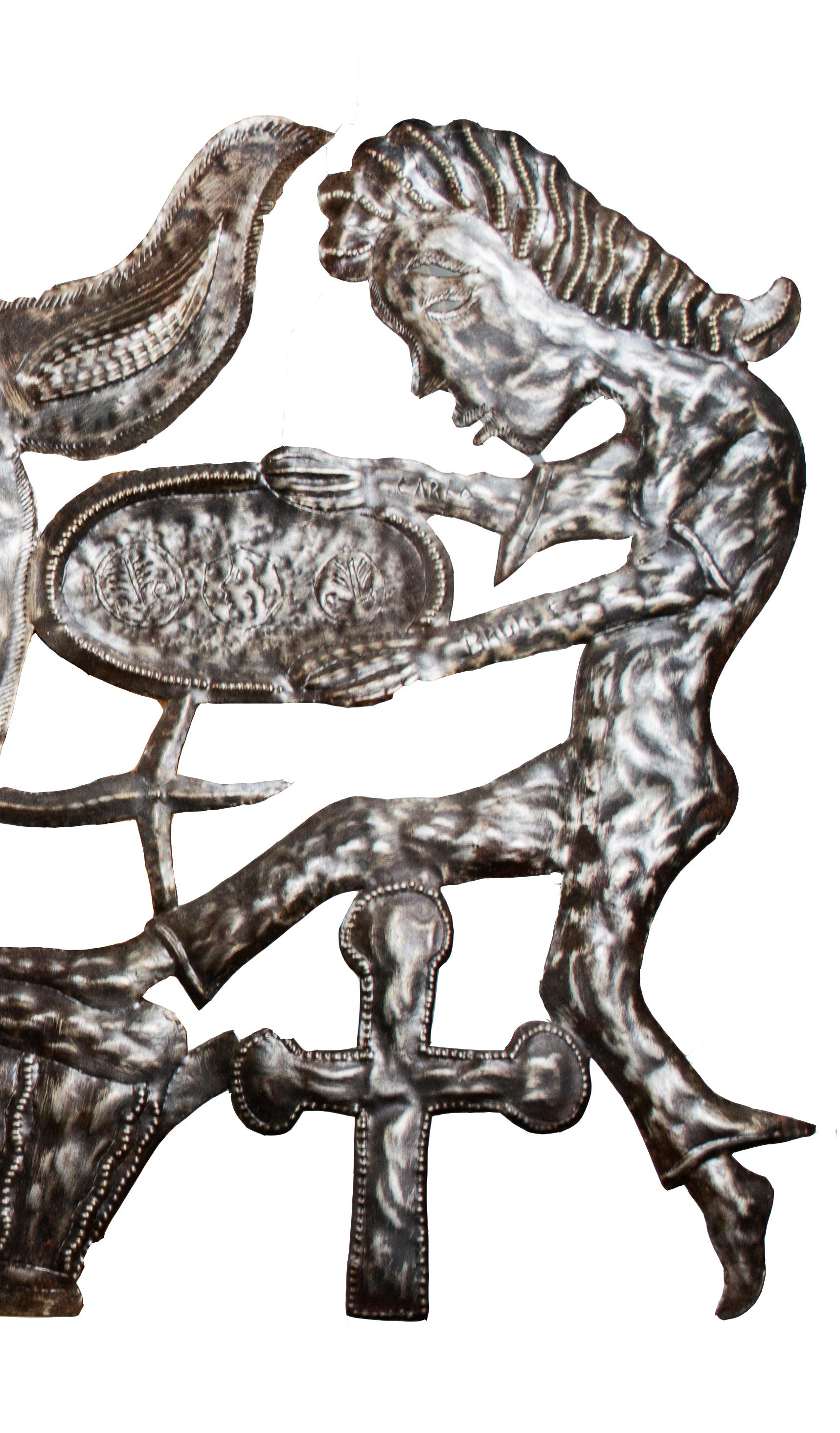 En relief original du tambour en acierBossou (Horned Bull) avec des figures de Voudou Lwa en vente 1